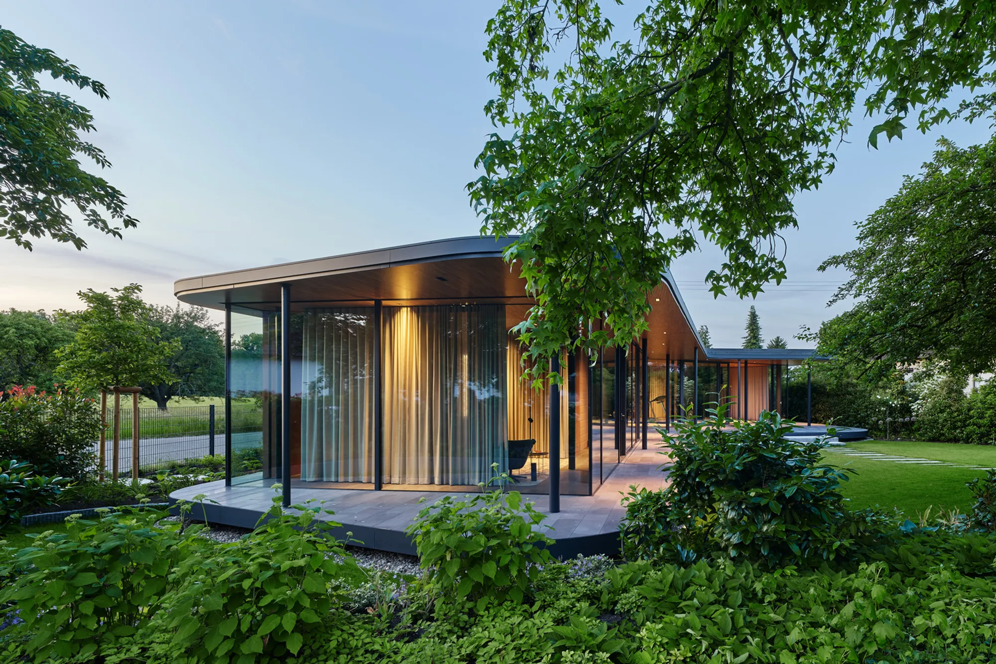 Floating Garden Pavilion House by Ippolito Fleitz Group