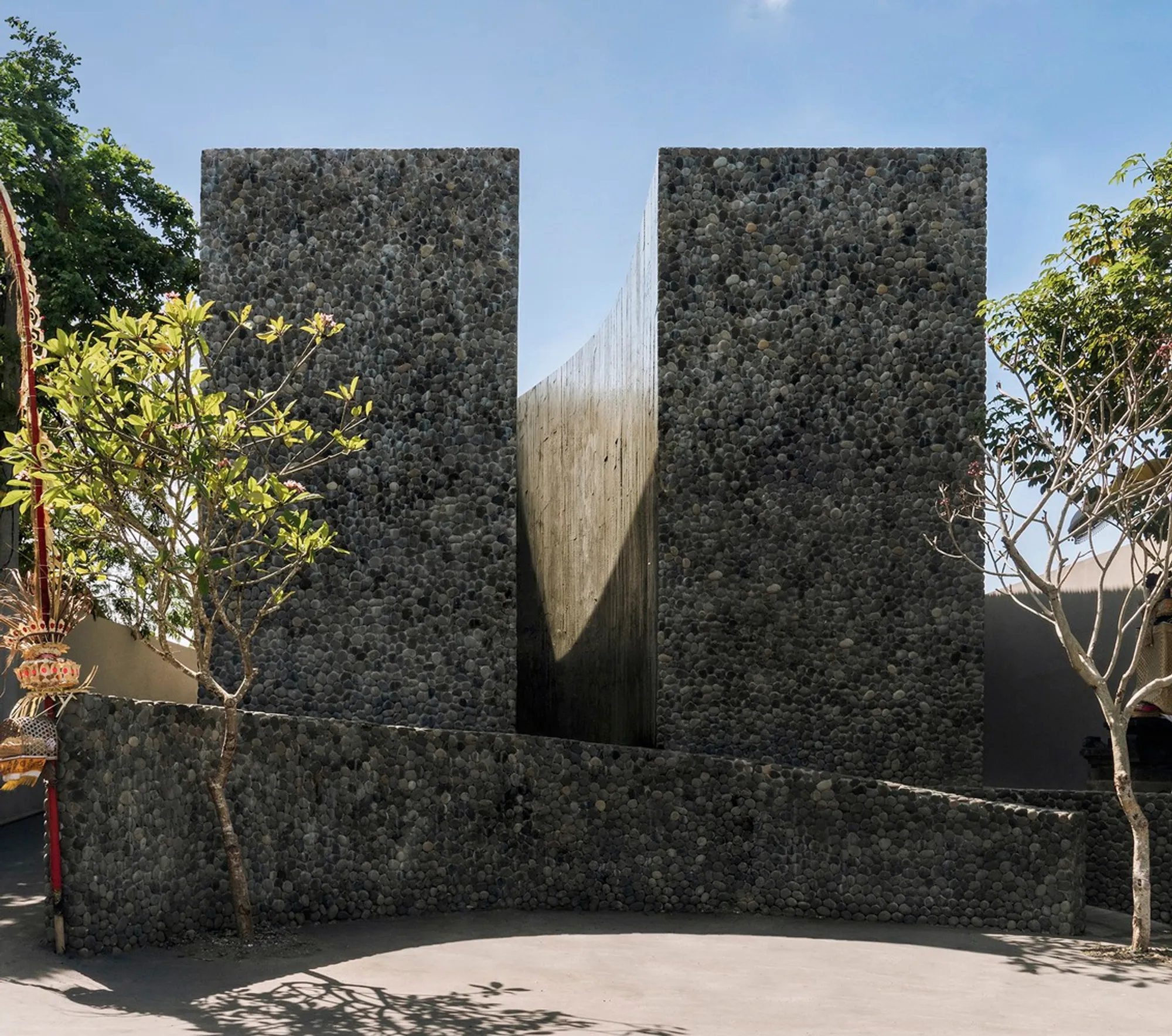 32do Younghee Café and Restaurant by Terasu + FFFAAARRR + stof: A Multisensory Dining Experience in Bali