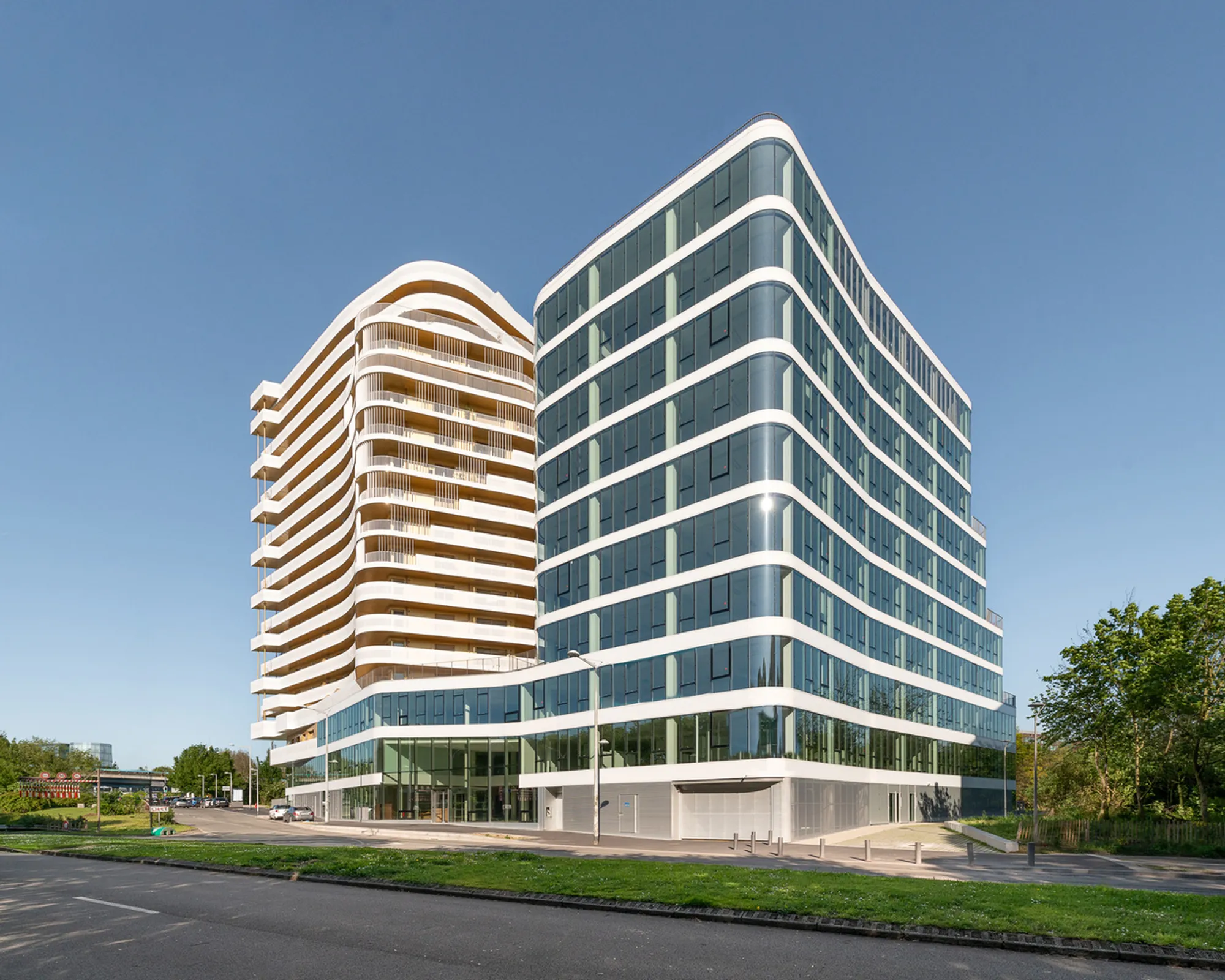 Emblem Building by Hamonic + Masson & Associés: A Landmark of Mixed-Use Urban Innovation in Lille