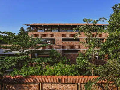 Kalarigram House, Auroville: A Courtyard-Centered Vernacular Residence by Badoloka of Auroville