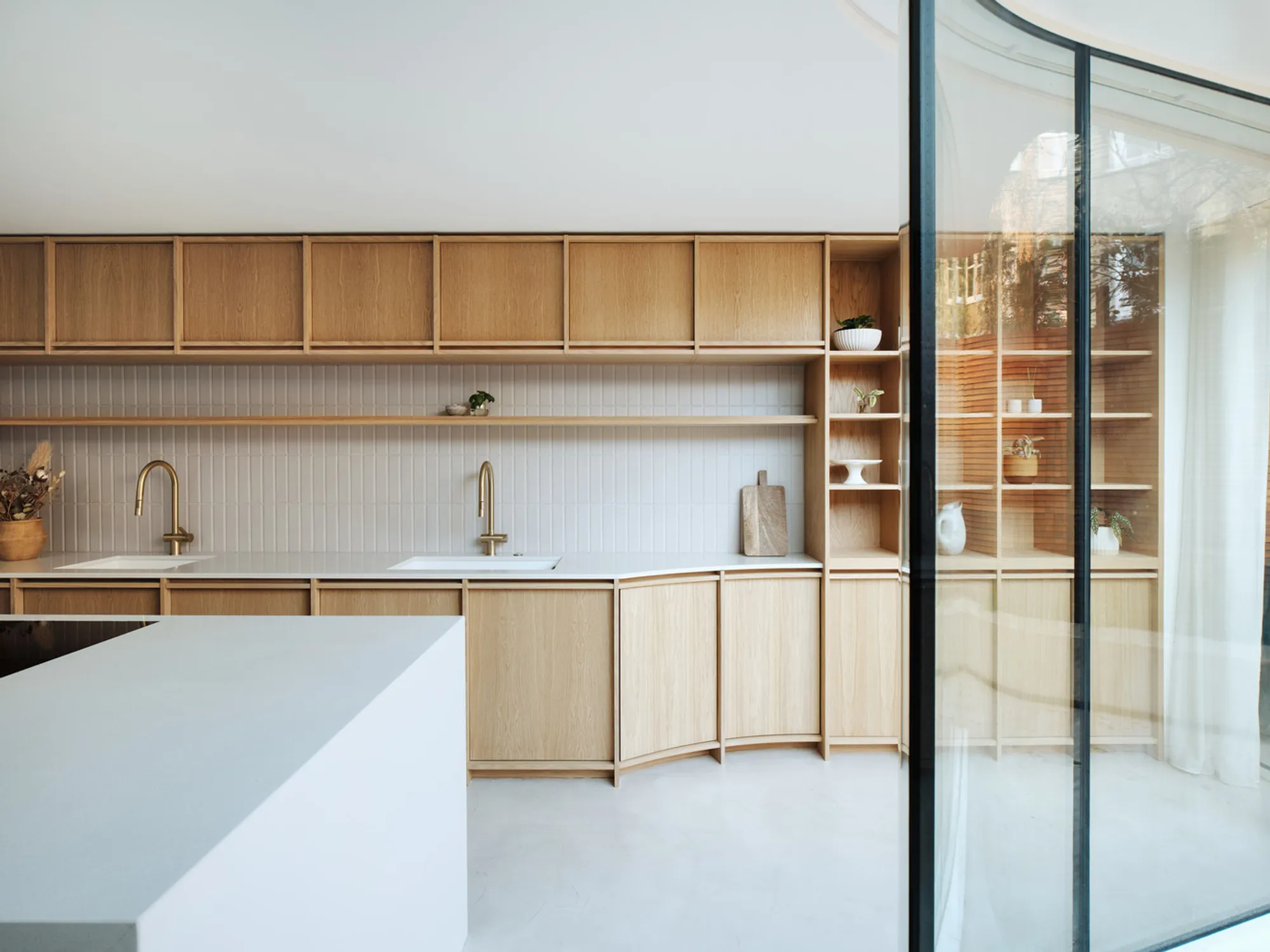 The Crescent House by DROO Architects: Innovative London Residential Design