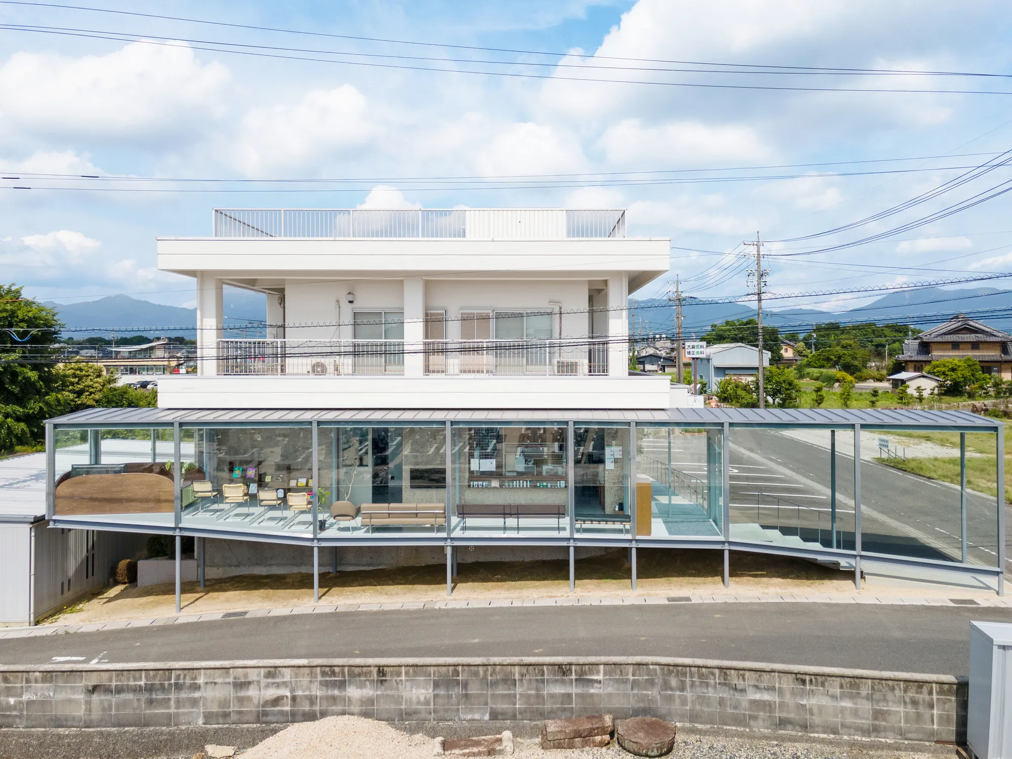 Clinic O By Takayuki Kuzushima and Associates