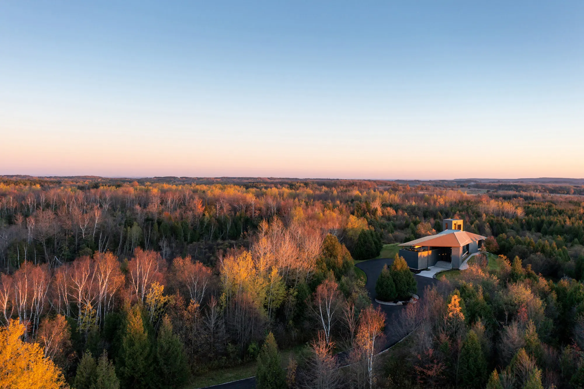 Forest Retreat House by Kariouk Architects: Sustainable Family Living in Ontario