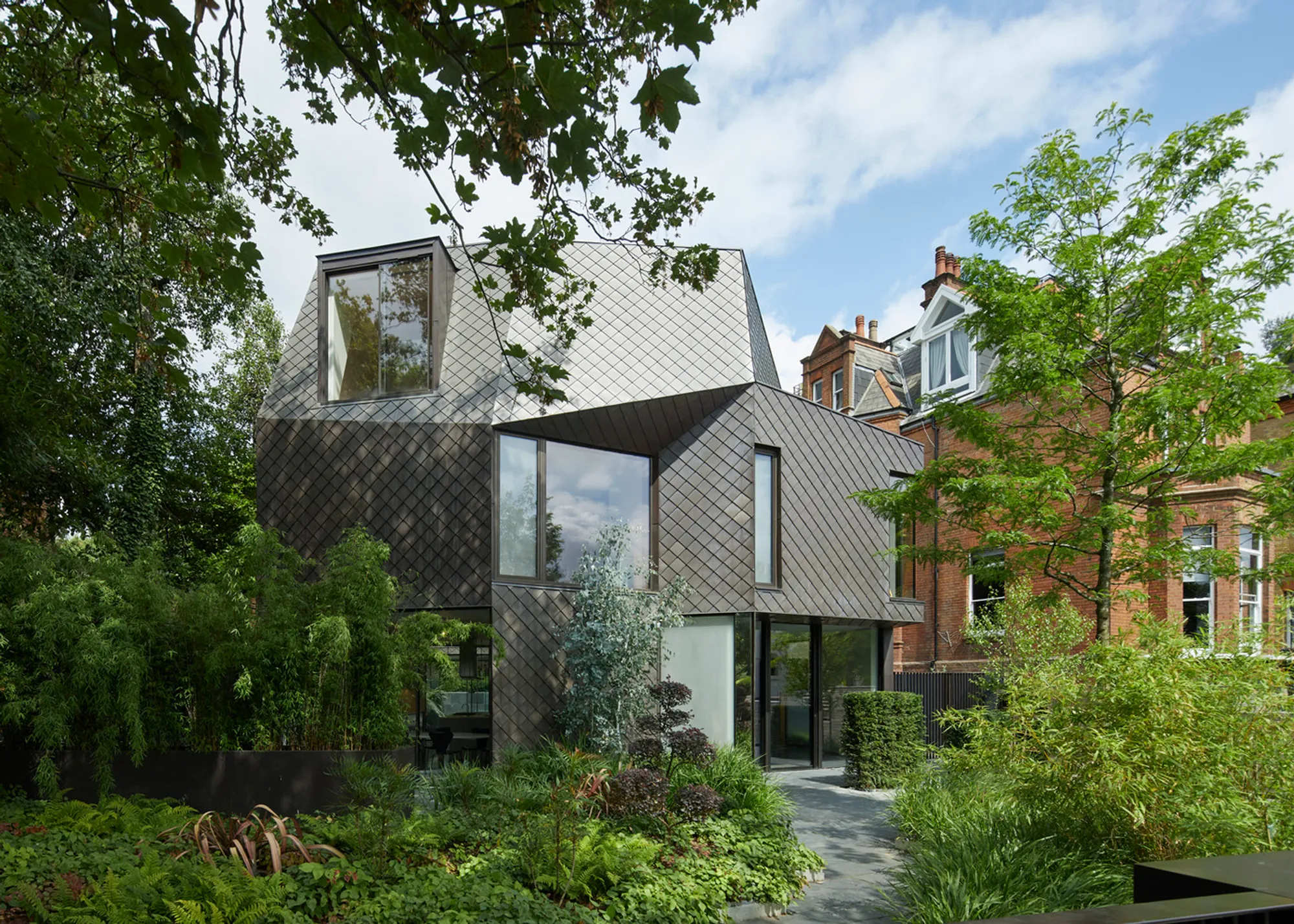 Mesh House by Alison Brooks Architects: A Contemporary Courtyard Home in Hampstead