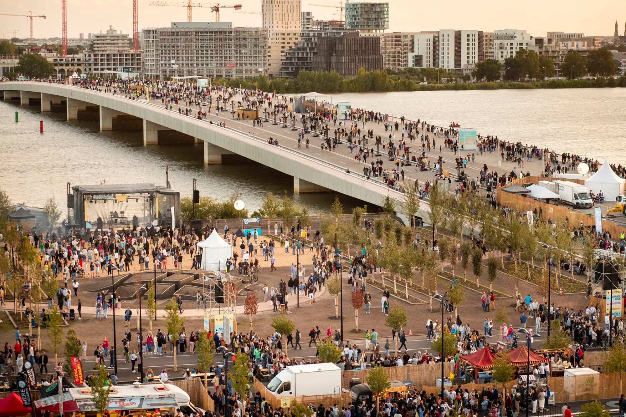 Simone Veil Bridge by OMA: Redefining Urban Connectivity in Bordeaux