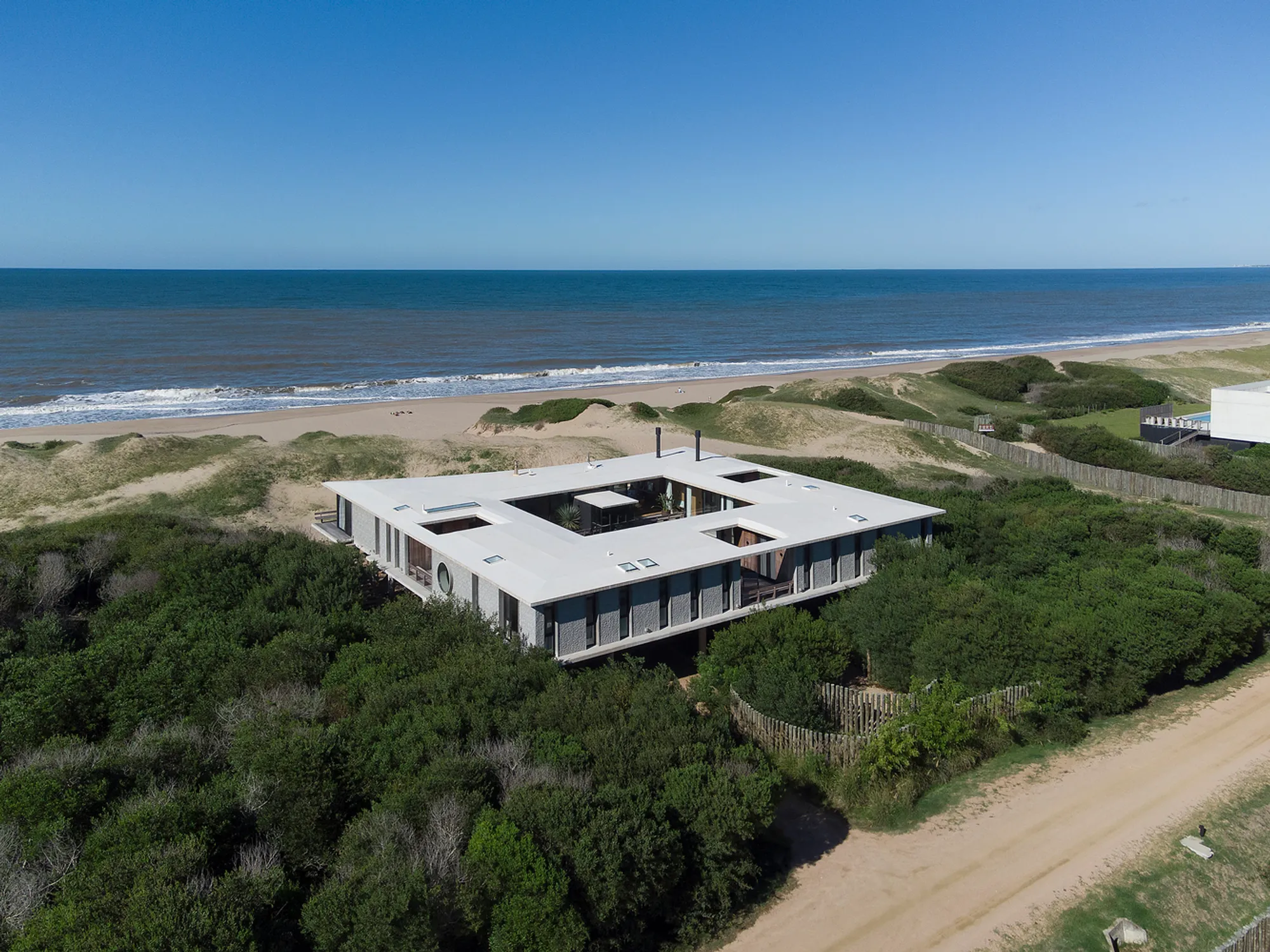 Big Fish House by Martin Gomez Arquitectos