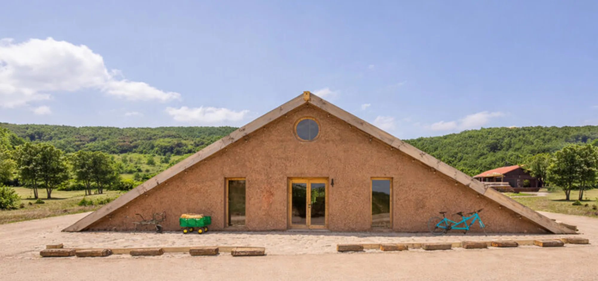 Fairy Huts (Kasollet e Zanave): Adaptive Rural Hospitality Rooted in Landscape and Tradition