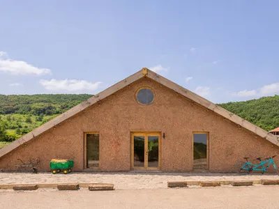 Fairy Huts (Kasollet e Zanave): Adaptive Rural Hospitality Rooted in Landscape and Tradition