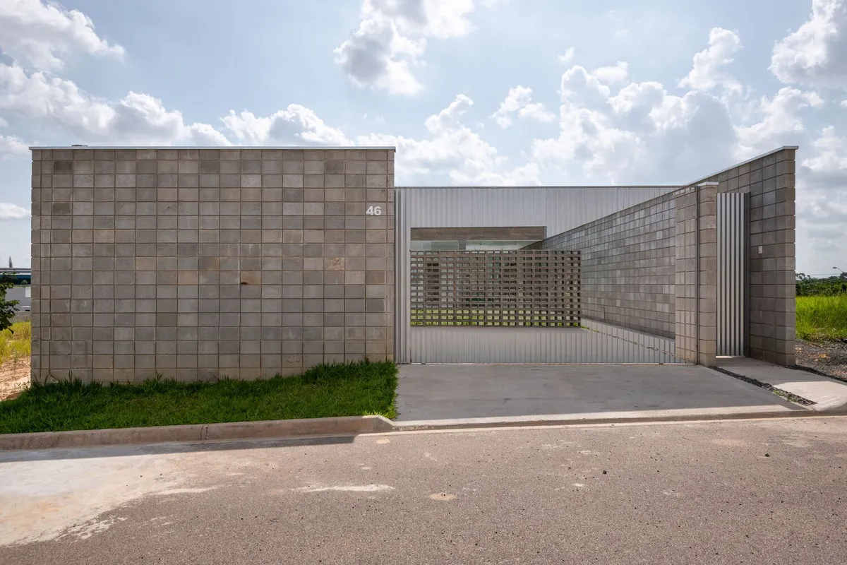 Nucleus House by LOZÍ: A Compact Experimental Residence in Tietê, Brazil
