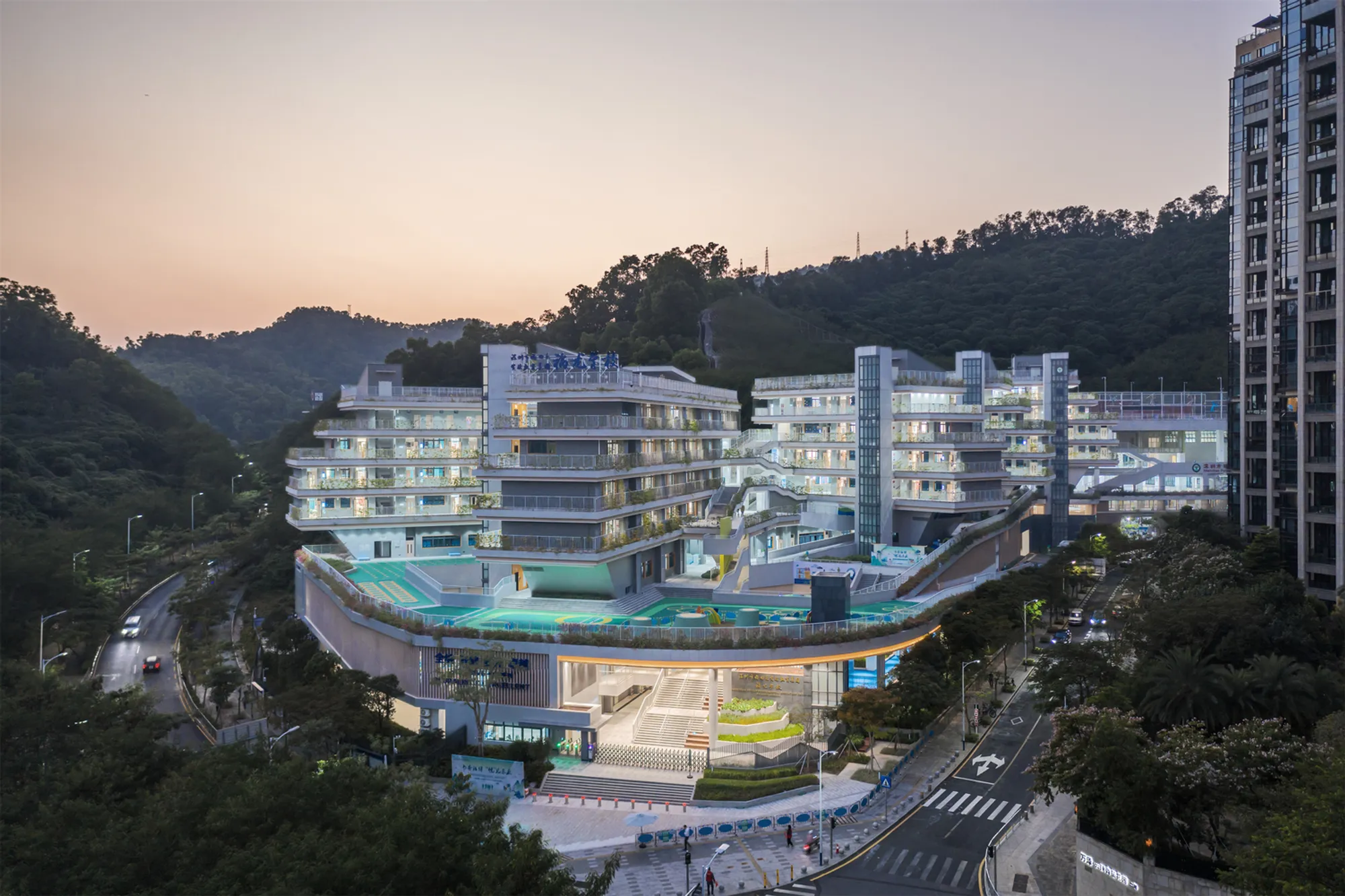 Shenzhen Futian Experimental Education Group Qiaoxiang School (North Campus): Harmonizing Education with Nature
