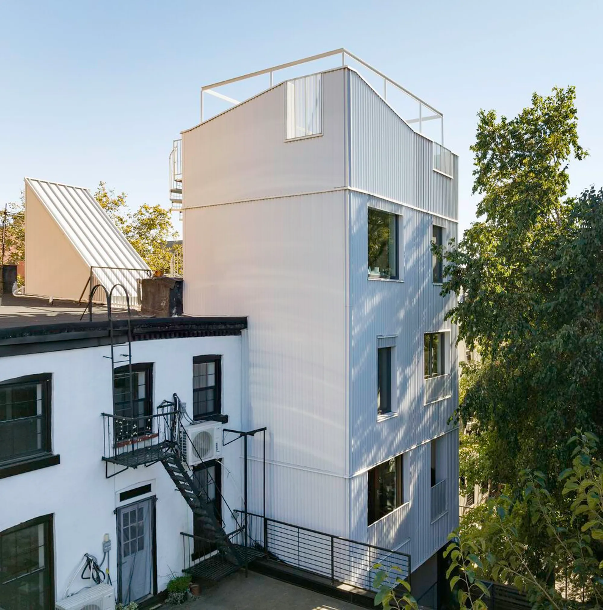 Mini Tower One: Innovative Multi-Family Residential Design in Brooklyn
