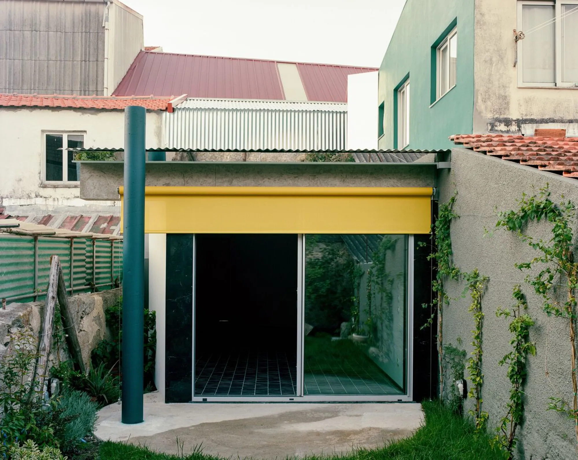 House Within a Few Lines by fala, Porto
