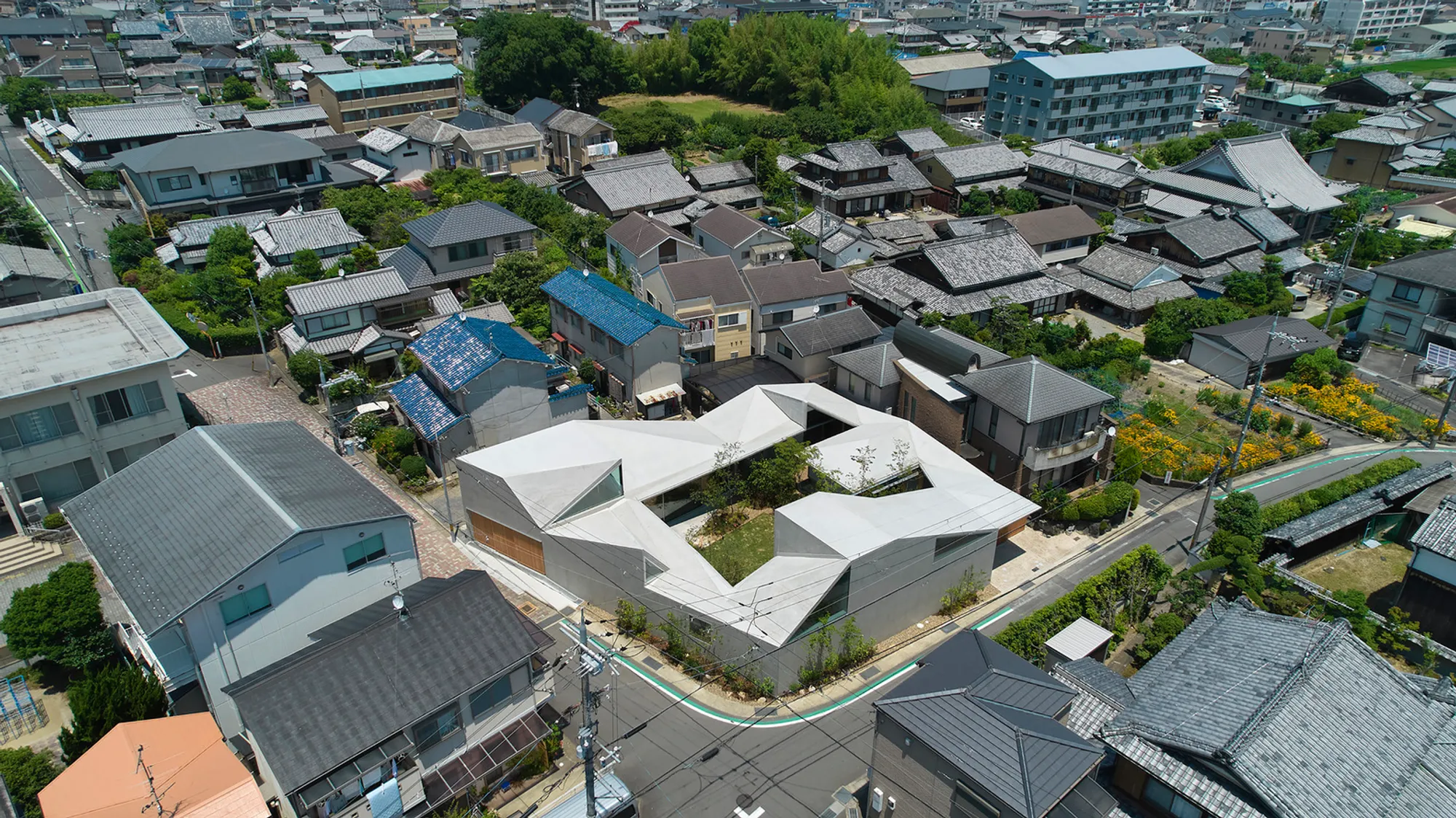 House in Muko by Tomohiro Hata Architect and Associates: Blending Rural Tradition with Contemporary Japanese Living