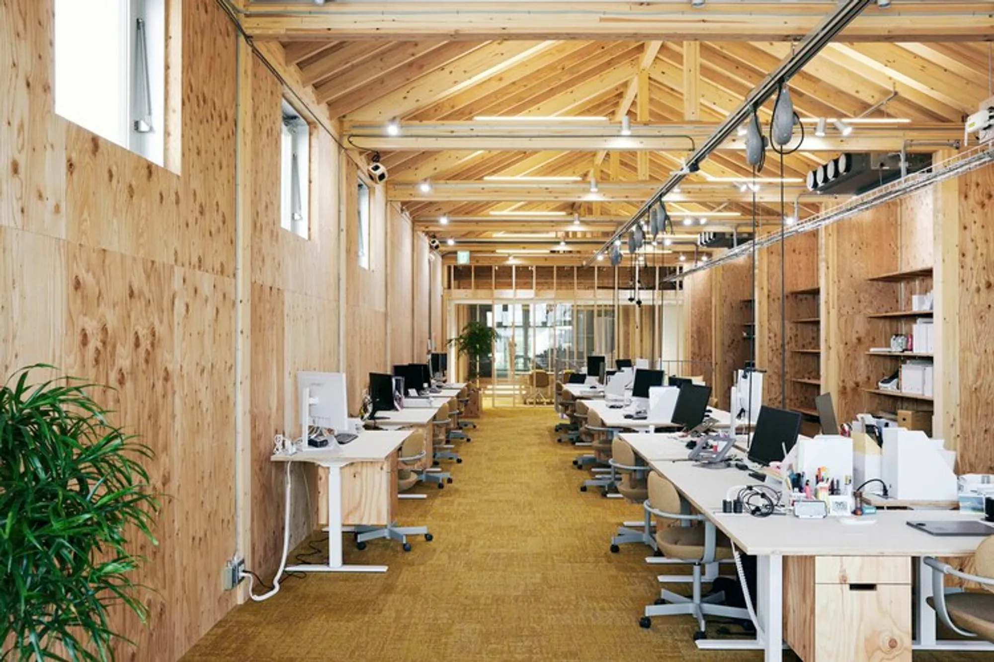 Uchida Shoten Head Office: Reinterpreting the Machiya Typology for Work, Living, and Creative Exchange