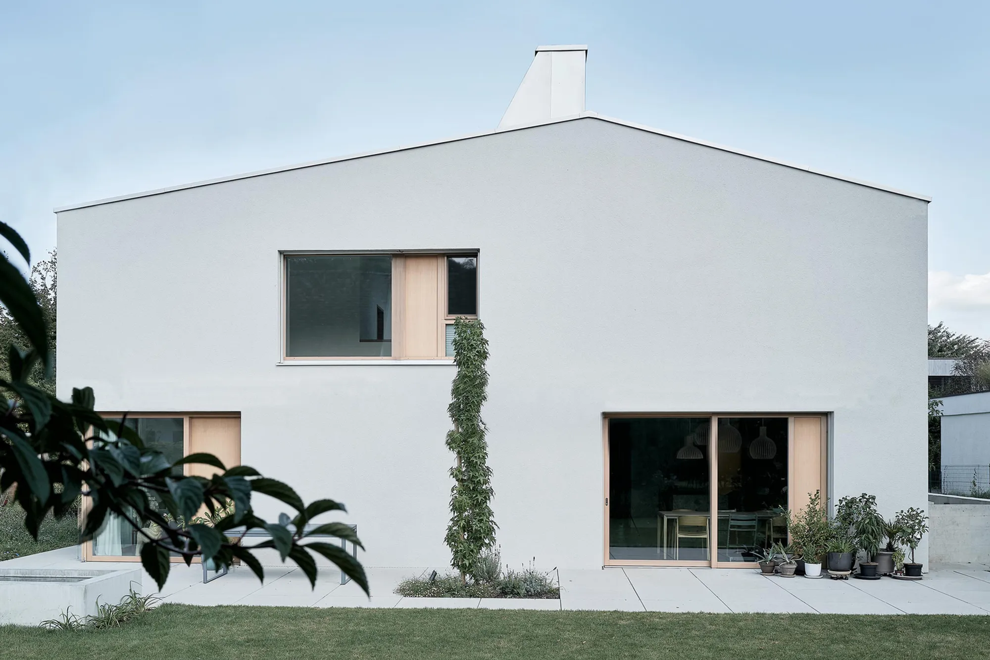 Villa Meisenweg by Urben Seyboth Architekten: Sustainable Family Residence in Switzerland