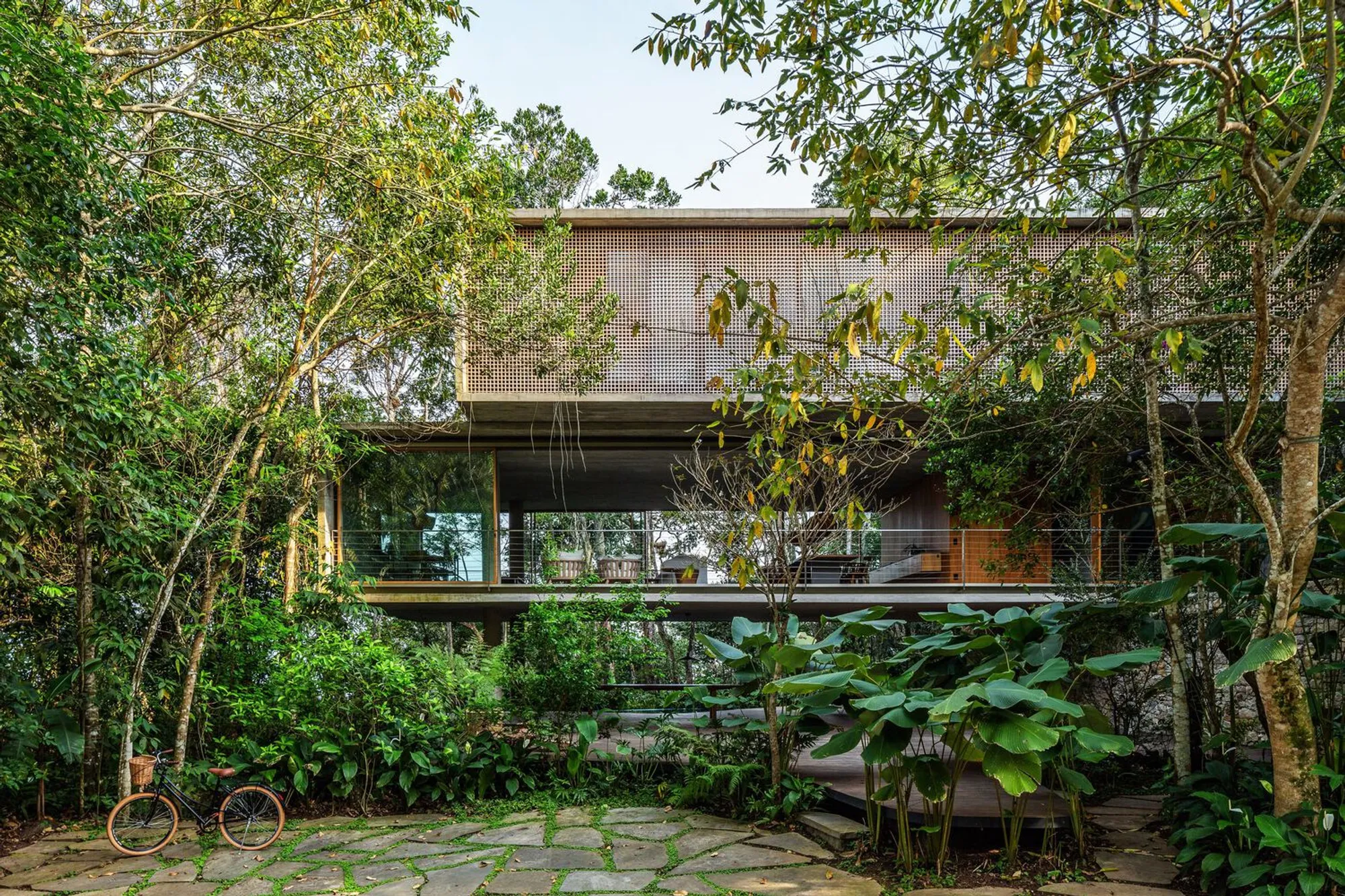 Blue House by studio mk27: A Sustainable Tropical Architecture in Brazil’s Atlantic Forest