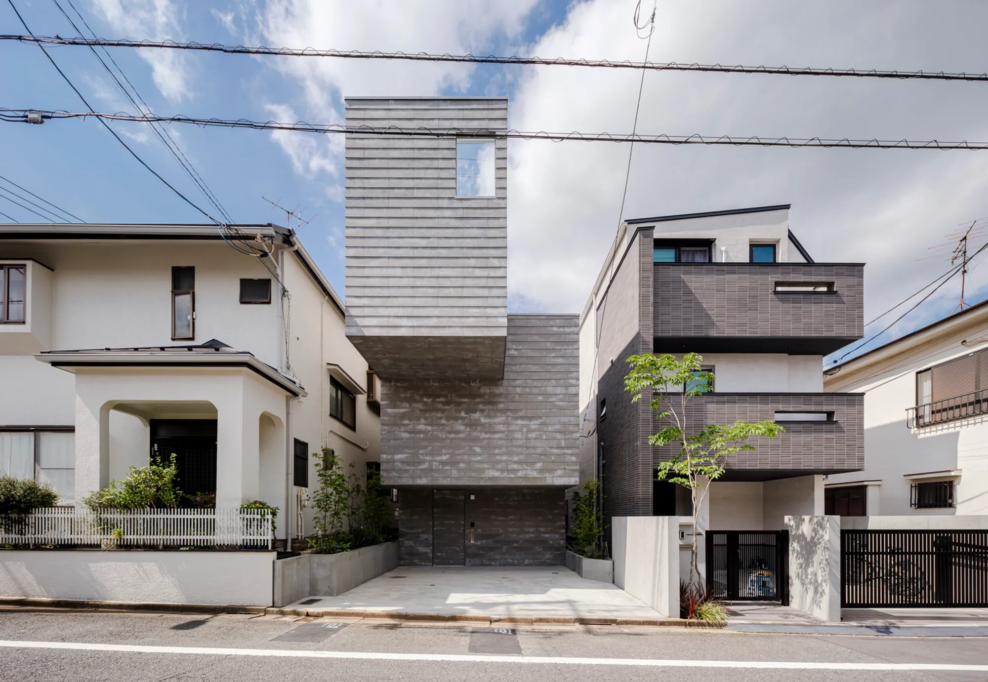 House in Shimouma: Innovative Urban Living by I.R.A.