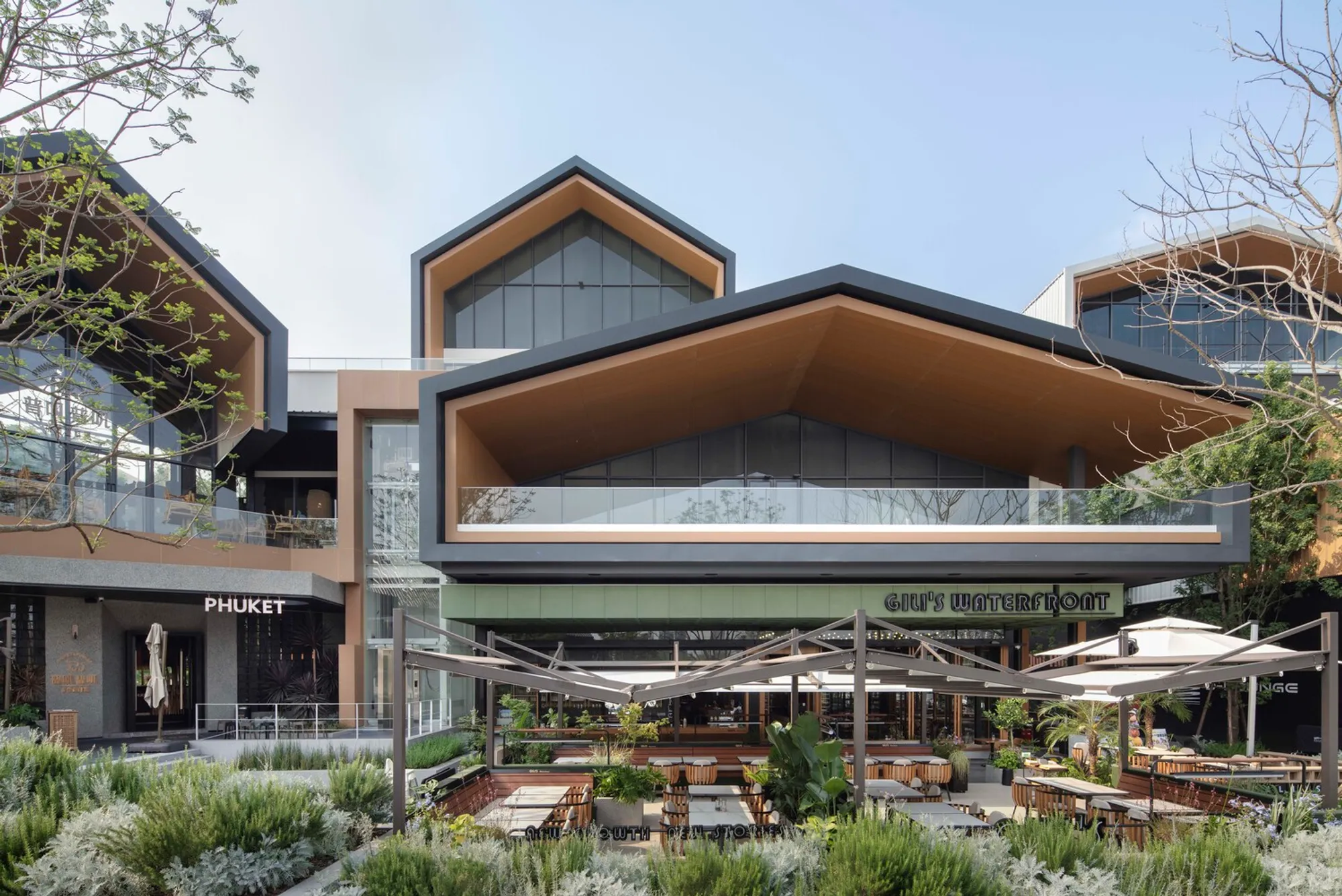 Luxelakes Tianfu Food Island Phase II: A Contemporary Lakeside Commercial Hub in Chengdu