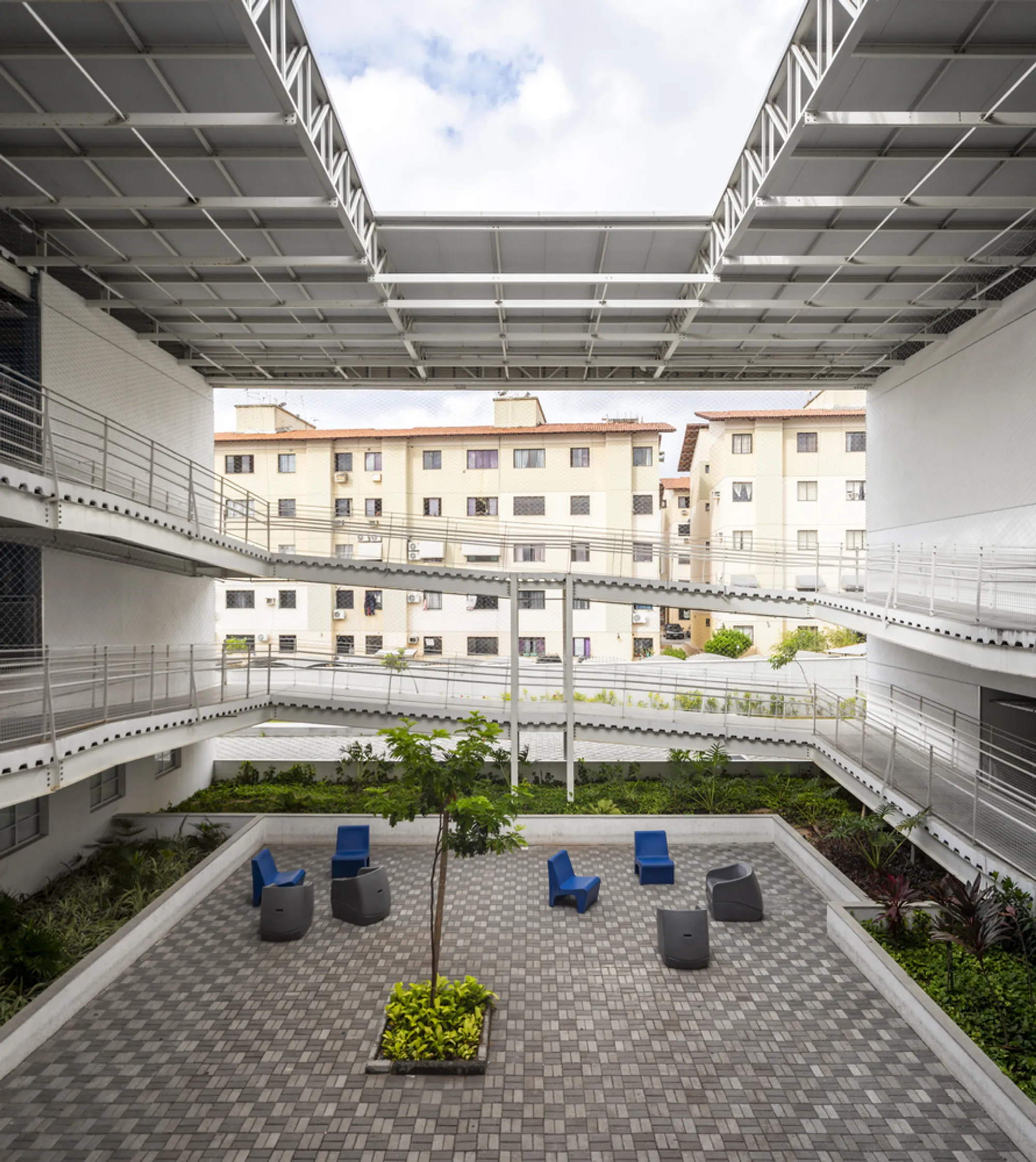 Rede Arquitetos Builds an Open-Air School in Fortaleza That Doubles as a Neighborhood Living Room