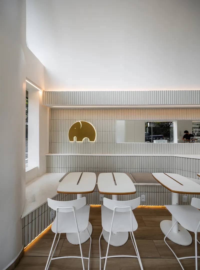 We Coffee Jardins by BYN Studio + ENTRE Arquitetos