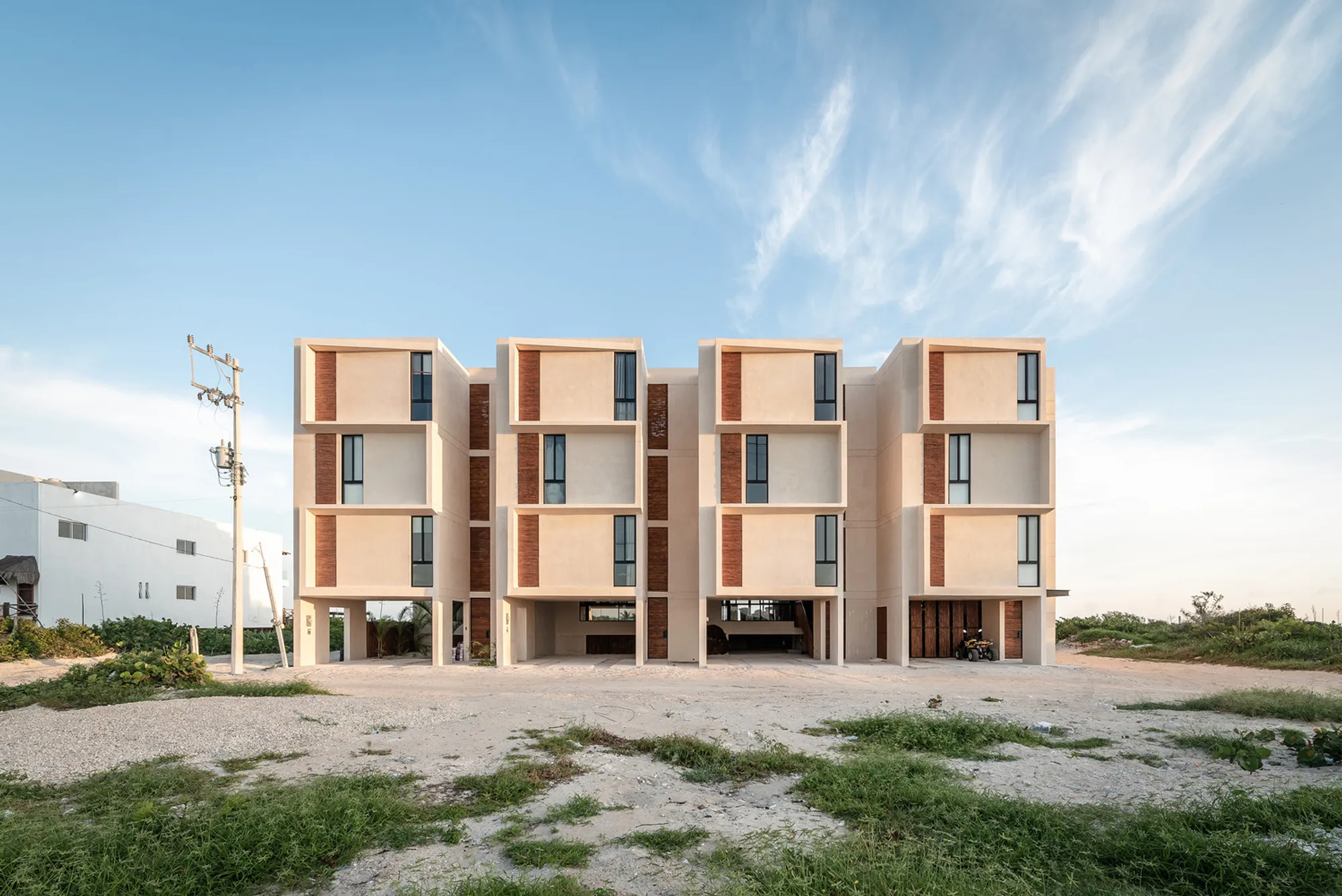 Daytona Beach Houses by Studio 360 in San Benito, Mexico