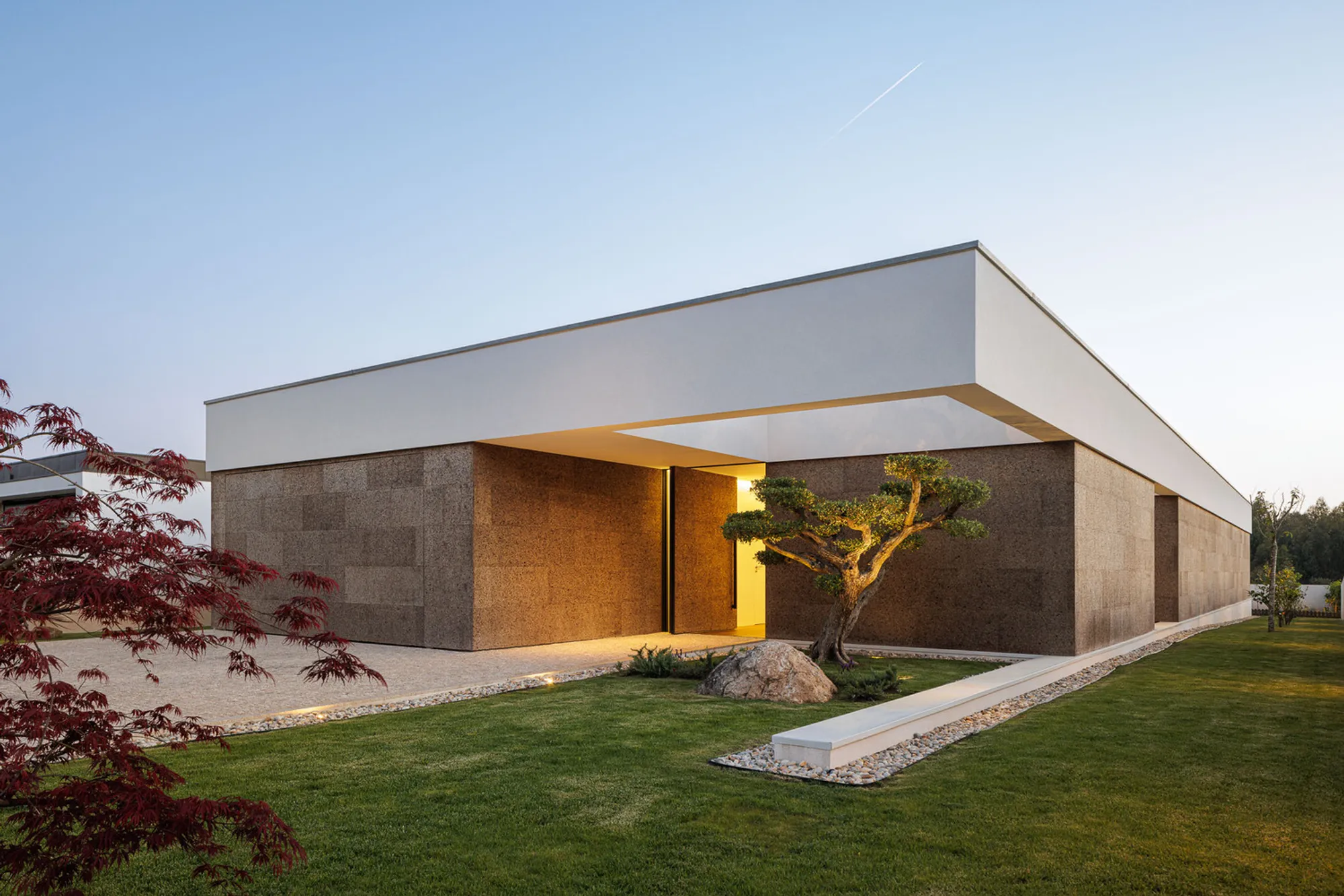 AS House by Mário Alves Arquiteto: A Contemporary Residence Integrated with Landscape in Santa Maria da Feira