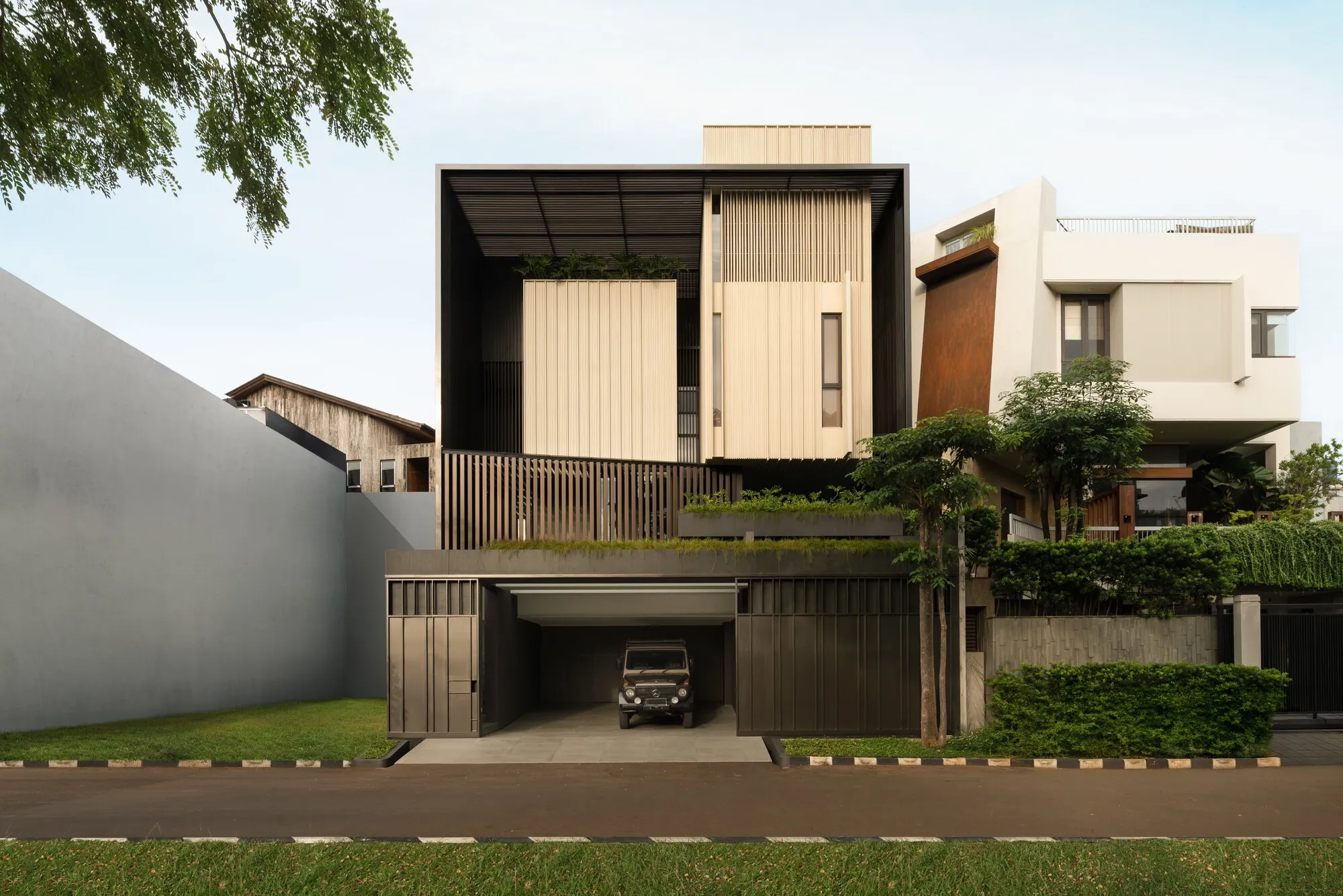 Syncube House: A Harmonized Dual-Volume Residence for Contemporary Urban Living