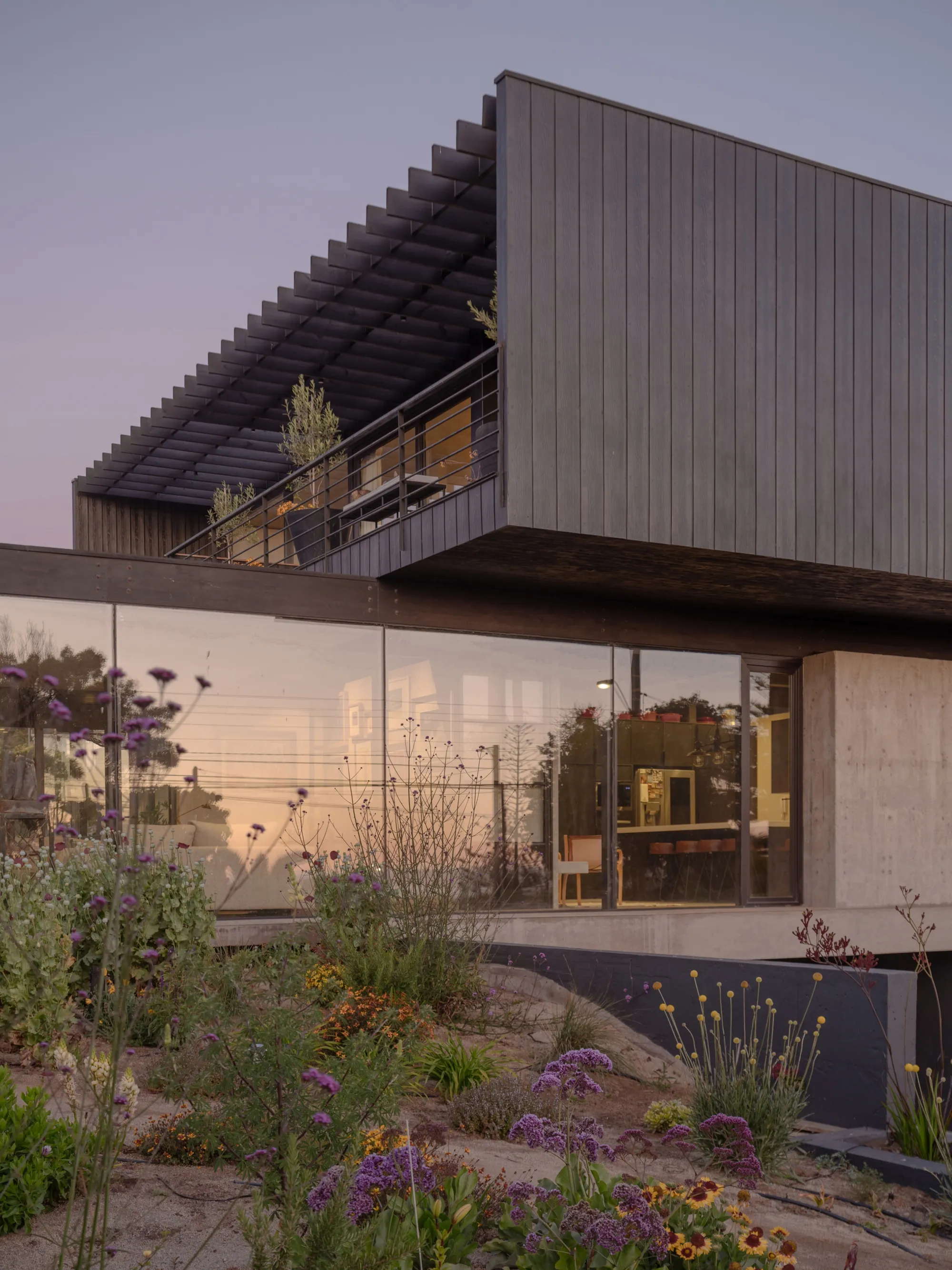 House CO Stacks Timber Volumes on Chile's Coast