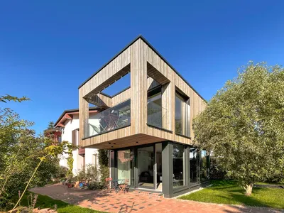 Sonnenwinkel House by Carolus Zschieschang: A Contemporary Timber Extension in Leipzig