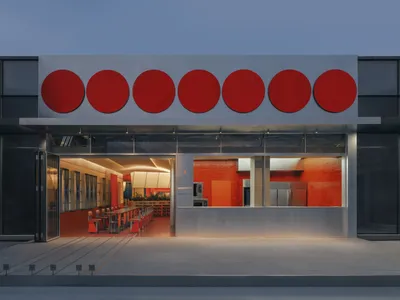 Café On-Site Turns a Small Town Corner Into Theater