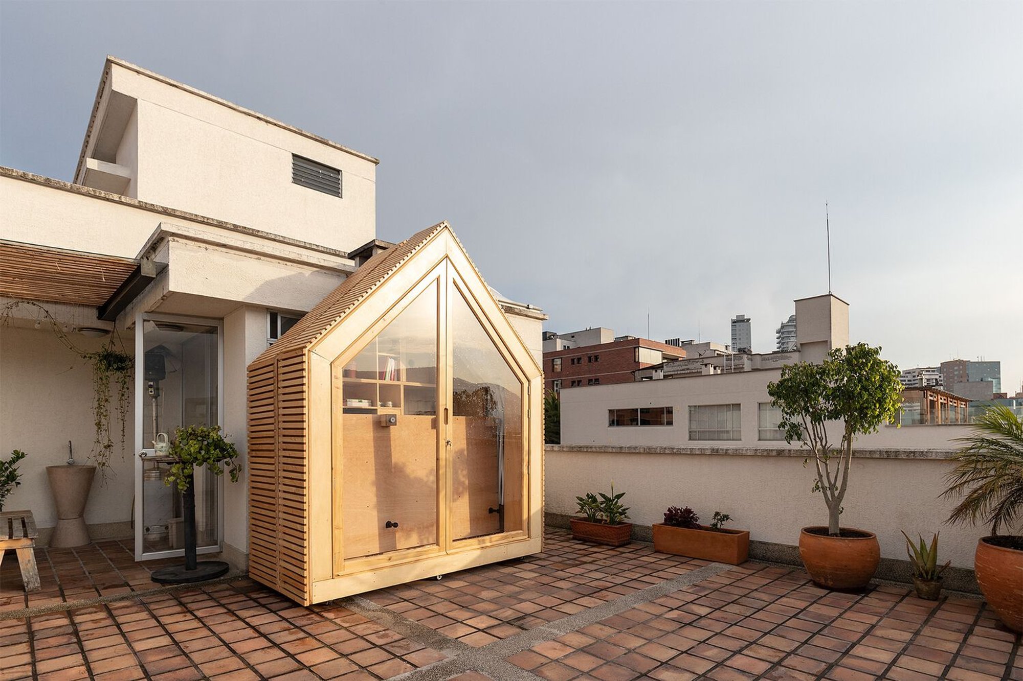 Habitable Module IWI: A Transformable Micro-Architecture Solution for Flexible Living