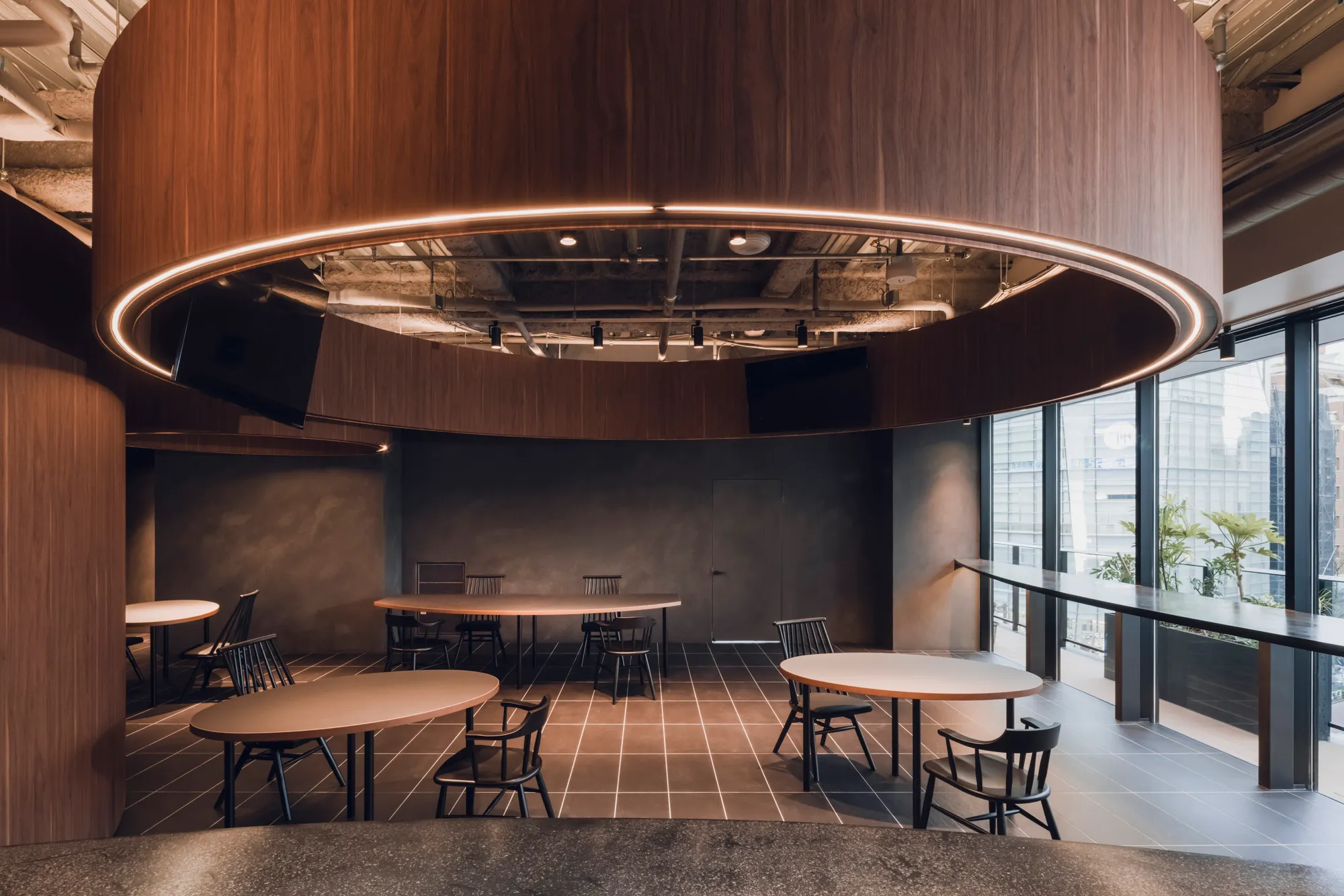 Circles as Spatial Strategy in a Shibuya Office