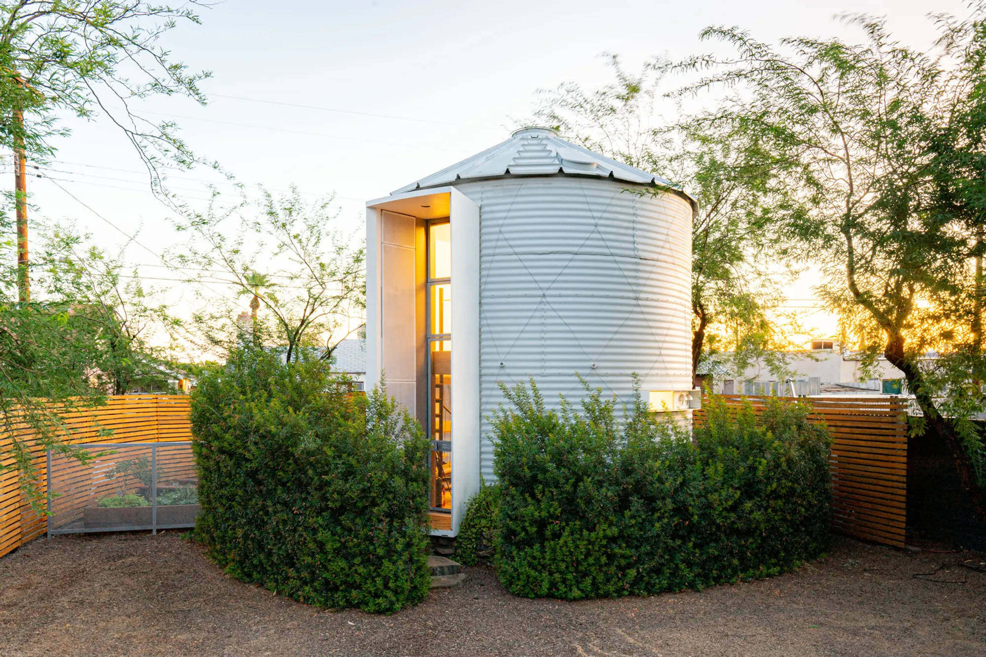 Silo House by Kaiserworks: Innovative Micro-Home in Phoenix