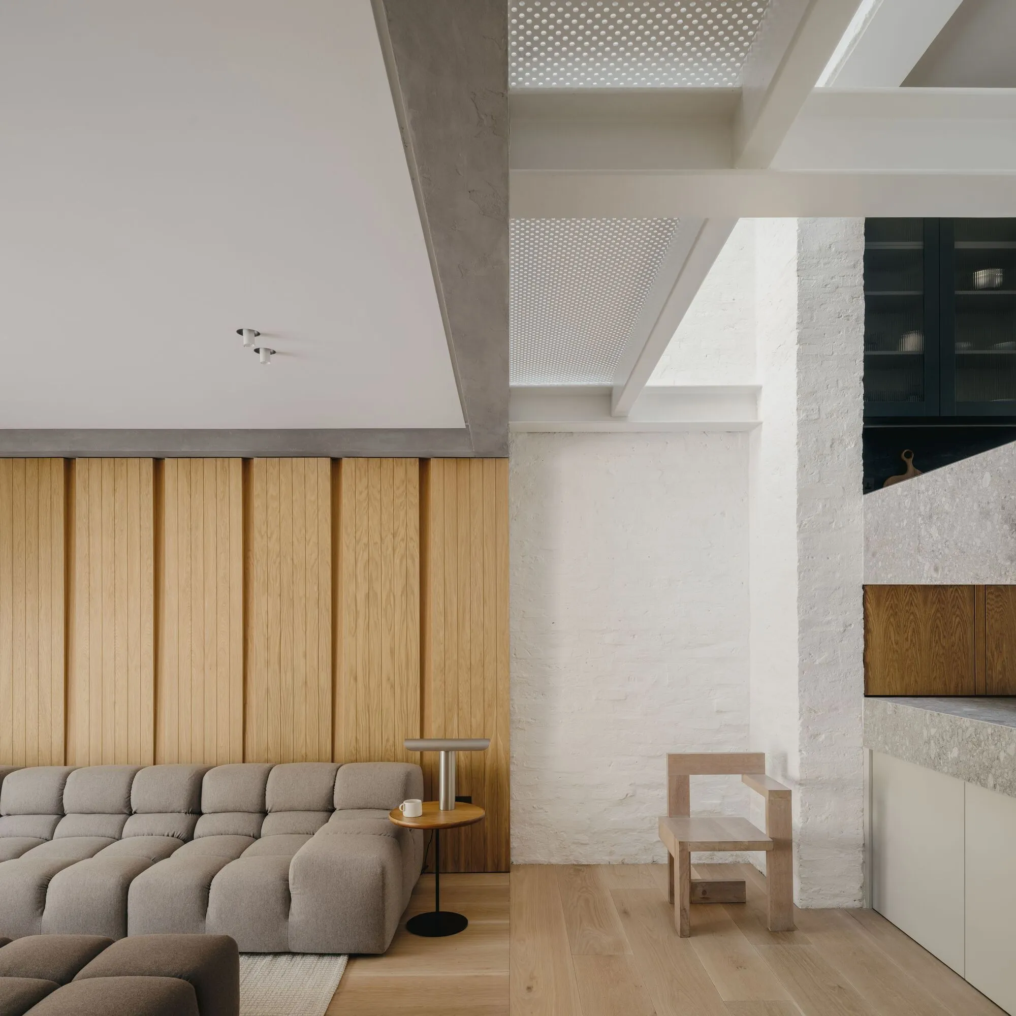 Komorebi Family Home: Light Through the Layers