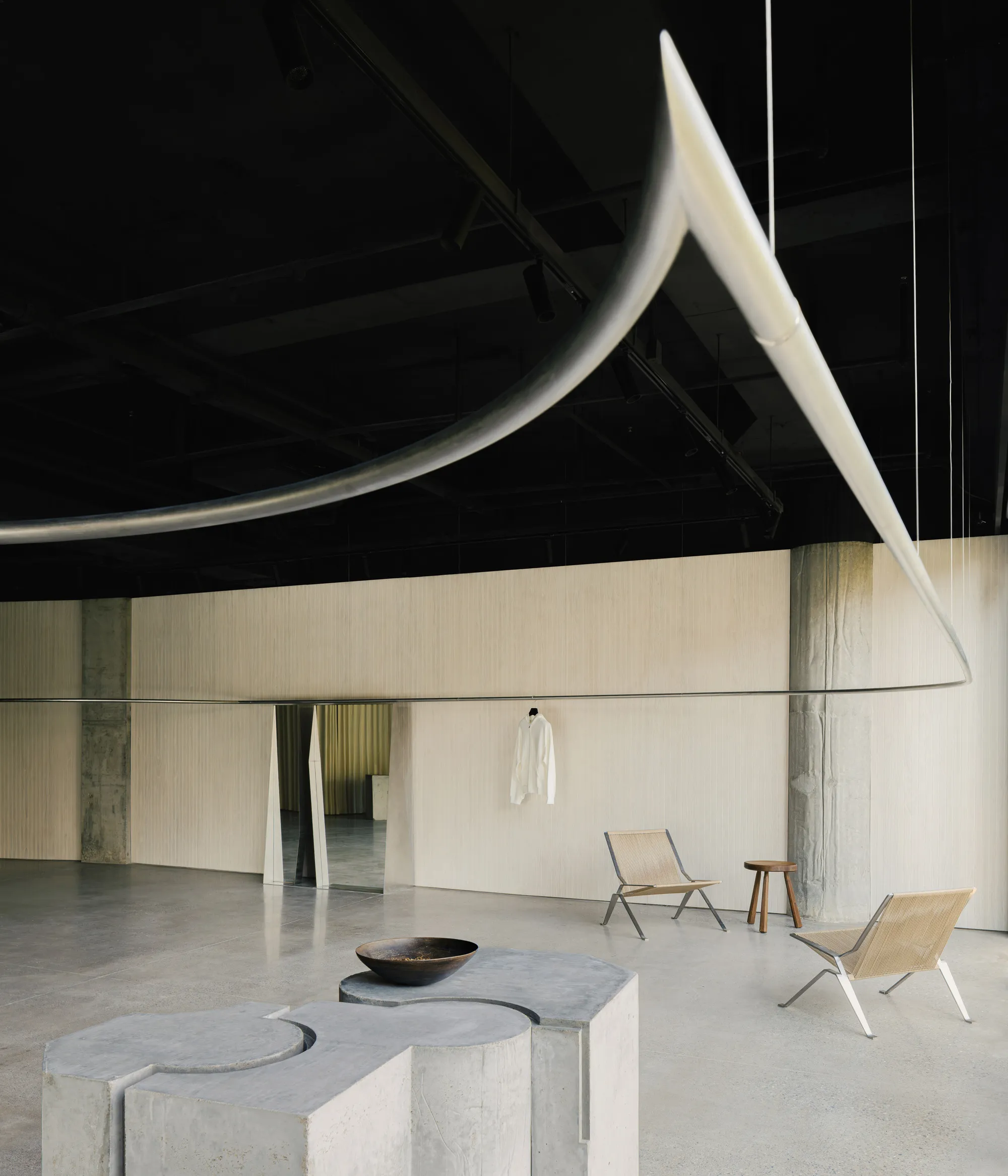 A Single Rail Defines YEARLY PLAN's Shanghai Home