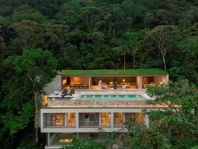 LAB House by Studio Arthur Casas: A Coastal Residence Immersed in the Atlantic Forest