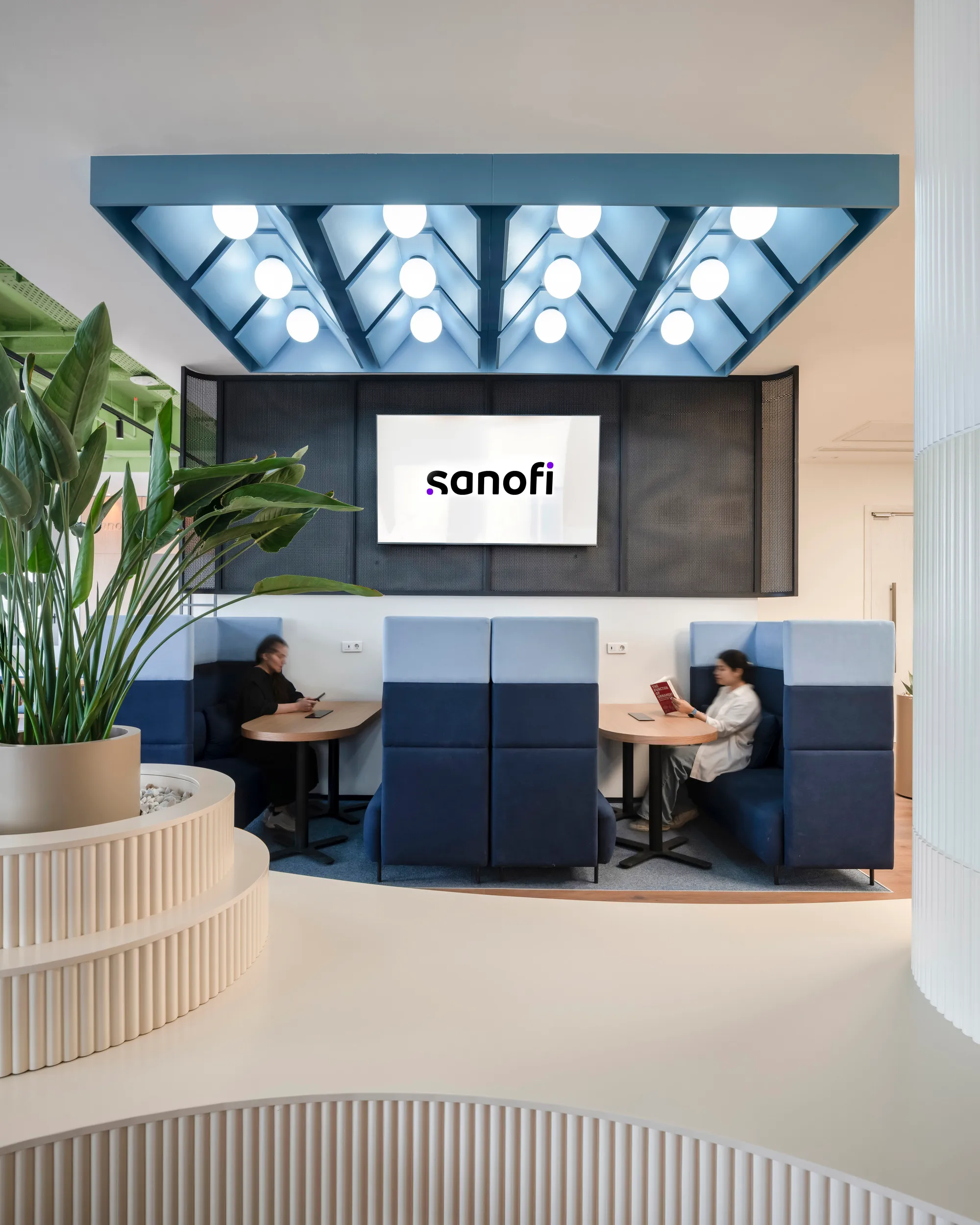 Sanofi Tehran Headquarters: A Flexible Workplace Blending Culture, Comfort, and Collaborative Living