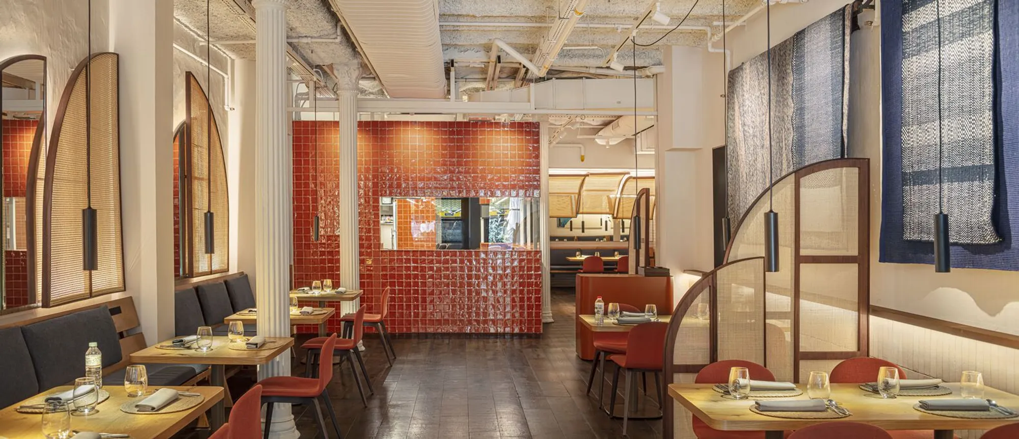 Compartir Restaurant Interior Design in Barcelona by El Equipo Creativo