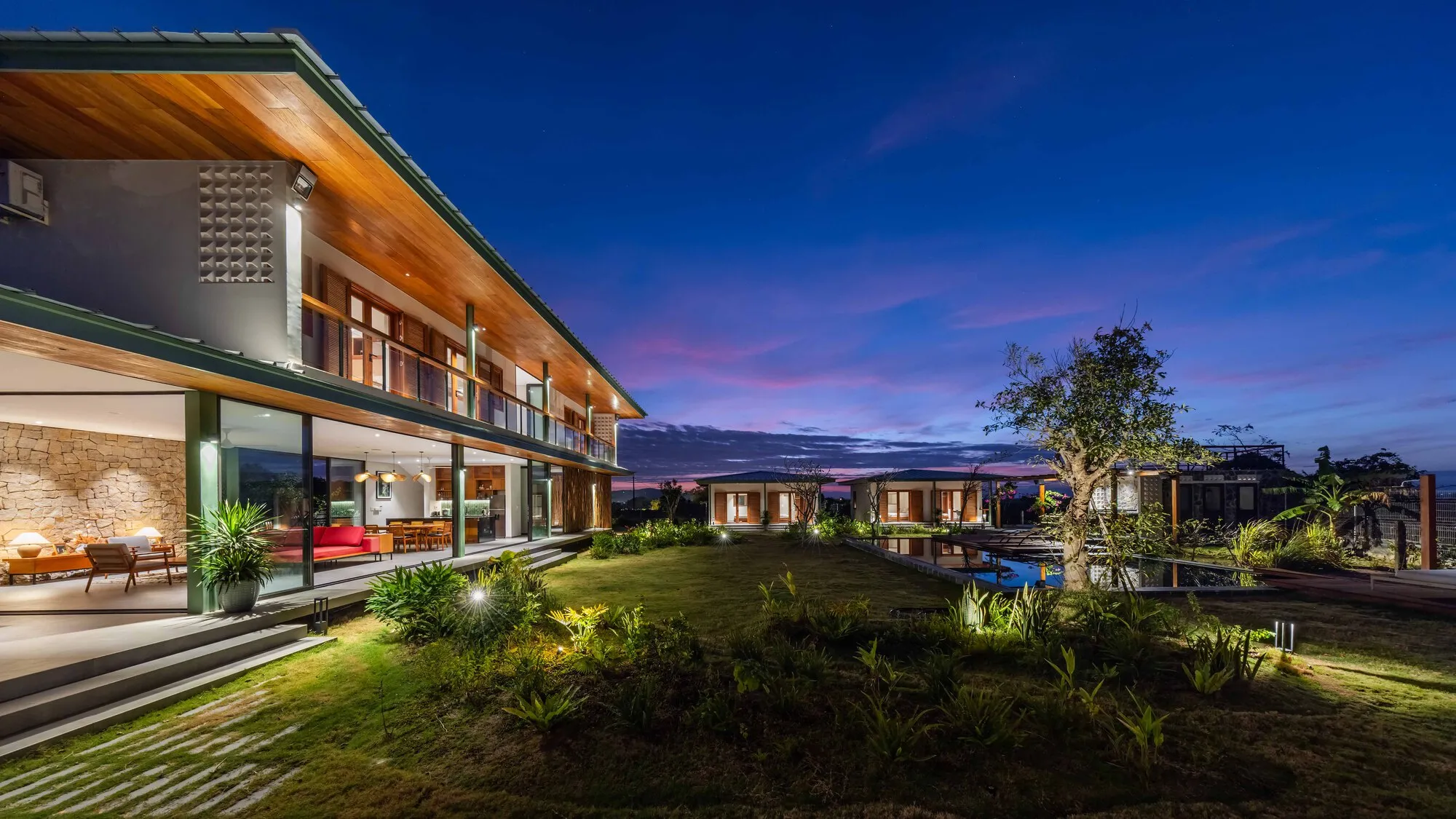 T3 Architects Organize a Vietnamese Coastal Retreat Around a Central Garden and Sea Breeze