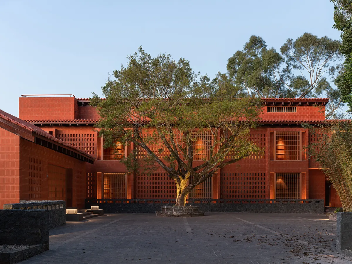 RESP Studio Wraps a Meditation Retreat in Red Tile and Mist on a Thousand-Year-Old Mountain