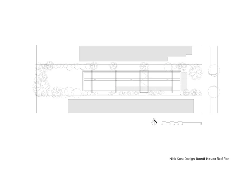 Roof plan drawing indicating flat roof plates above a slender two-story residence with planted edges