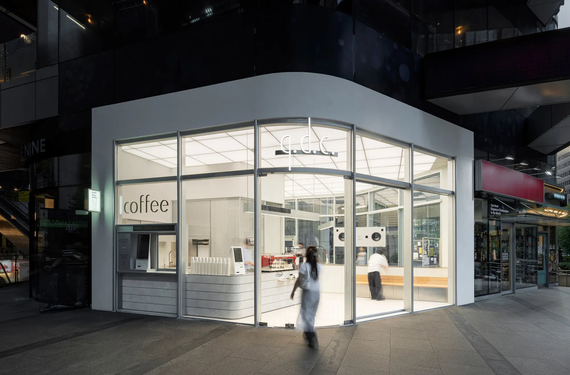 Indiesalon Fits a 31-Square-Metre Office Ritual into a Gangnam Corner Café