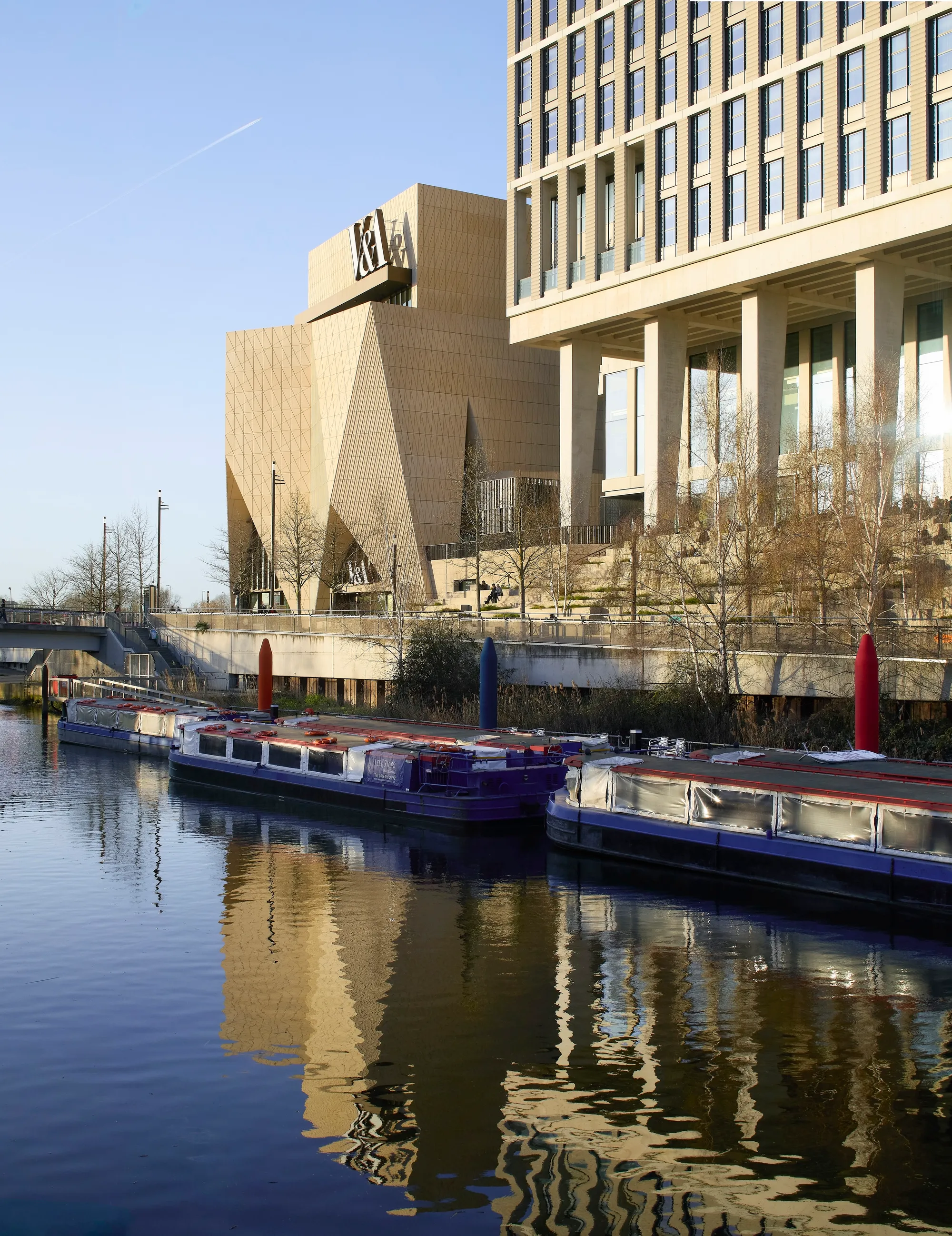 O'Donnell + Tuomey Wraps the V&A East Museum in 479 Precast Concrete Panels on the Stratford Waterfront