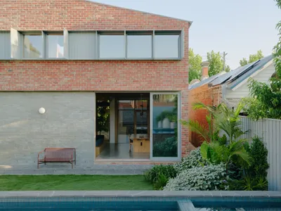 Ha Architecture Builds a Bricklayer's Son a Brick House That Outgrows Its Edwardian Shell