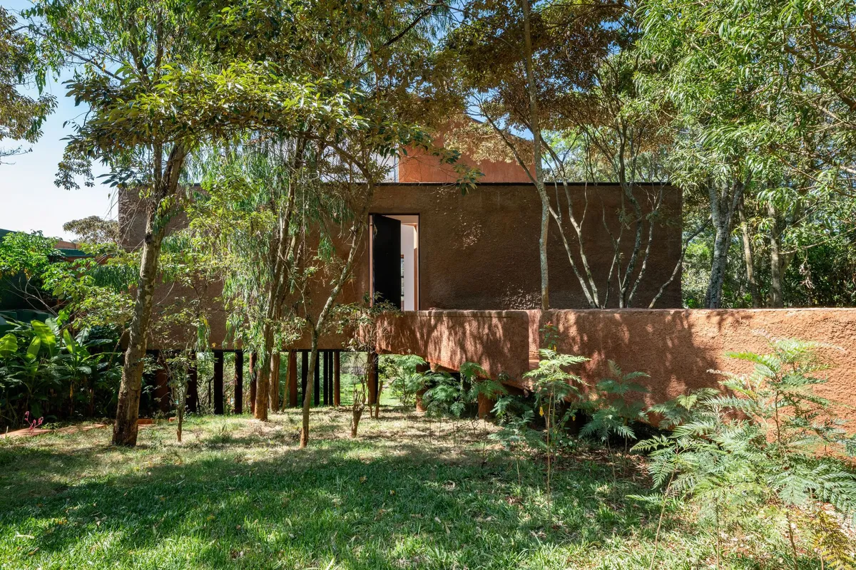 Adjaye Associates Builds an Artist's Studio from Earth and Air in Nairobi's Karen Valley