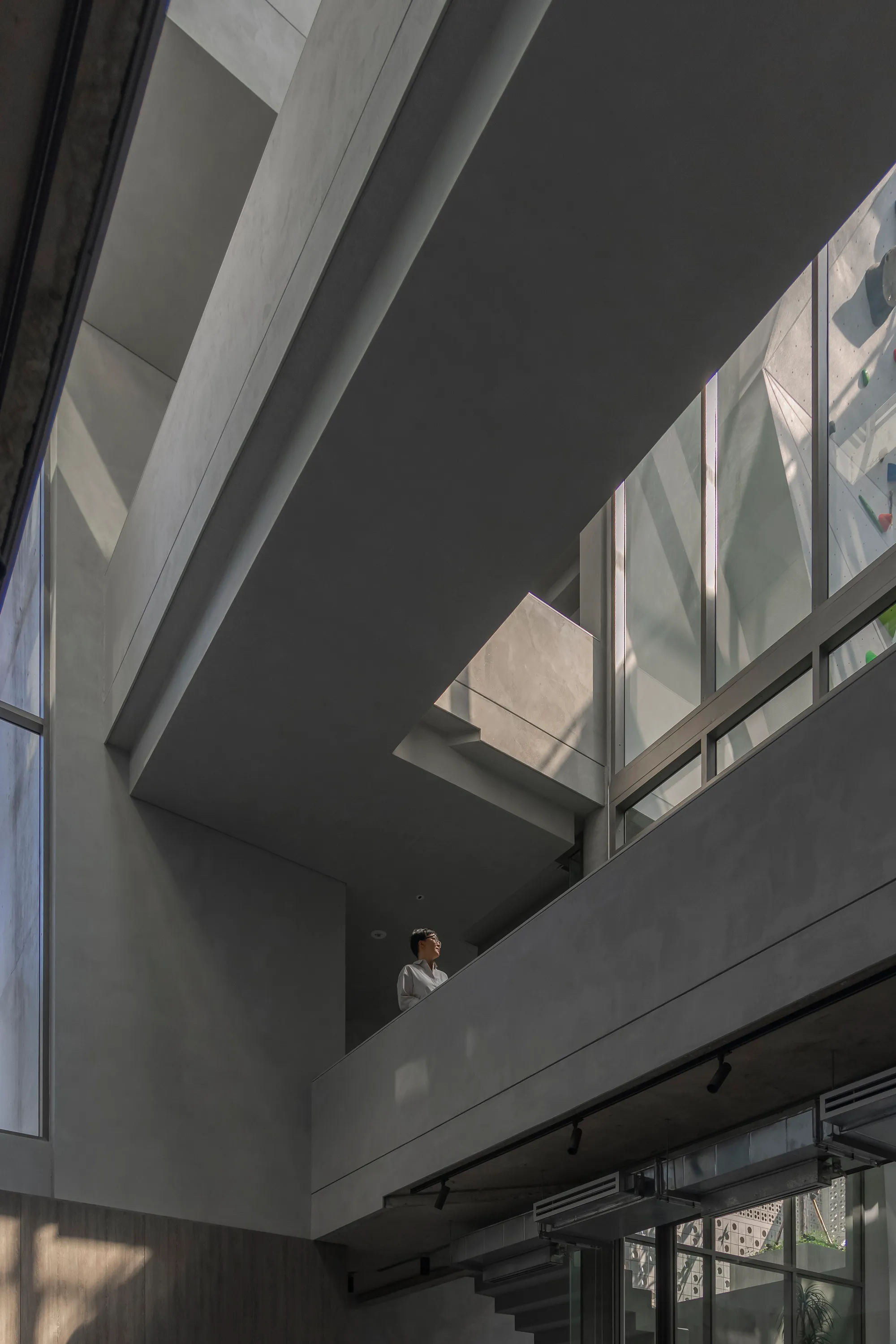 Anonym Wraps a Multi-Generational Bangkok Home in Perforated Brick That Breathes