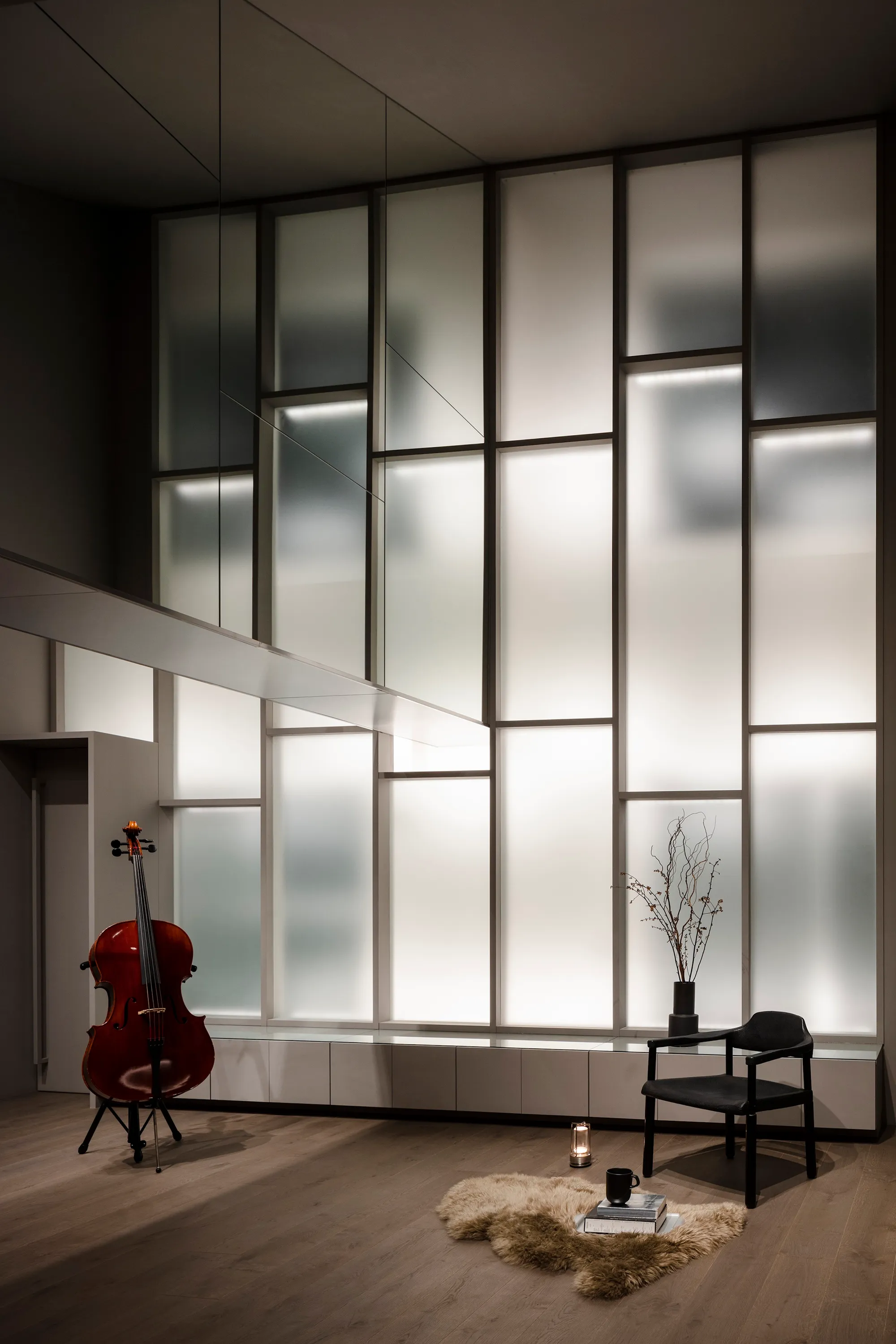 FORM / Kouichi Kimura Turns an Osaka Apartment into a Backlit Gallery for Living