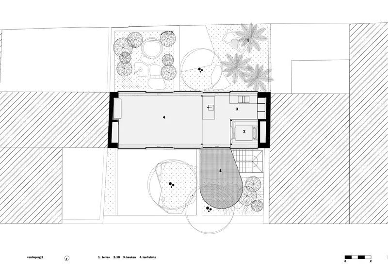 Floor plan drawing showing a narrow interior with terraces and landscaped courtyards on either side