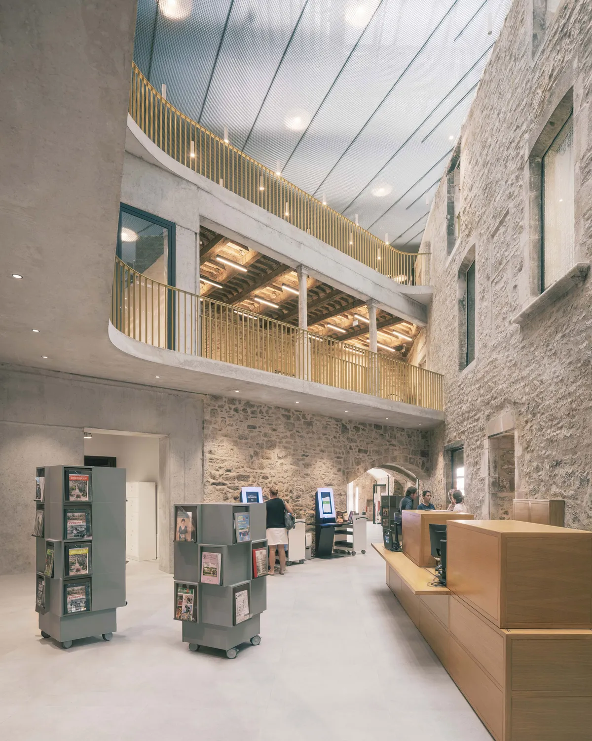 MARS Architectes Weaves a Cultural Center into the Medieval Fabric of Villefranche-de-Rouergue