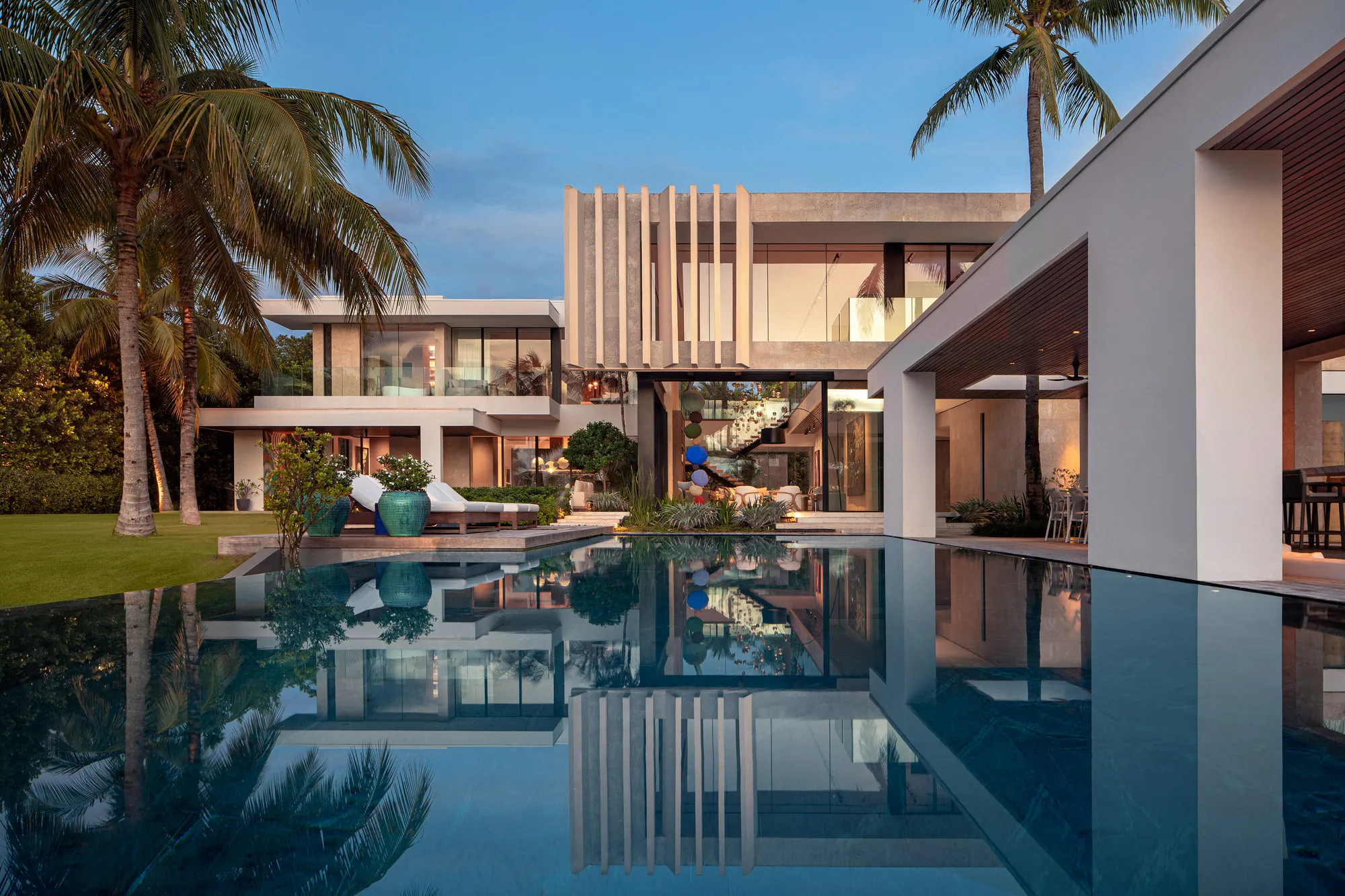 SAOTA Grounds a Bahamian Canal Estate in Coral Stone and Quiet Reverence
